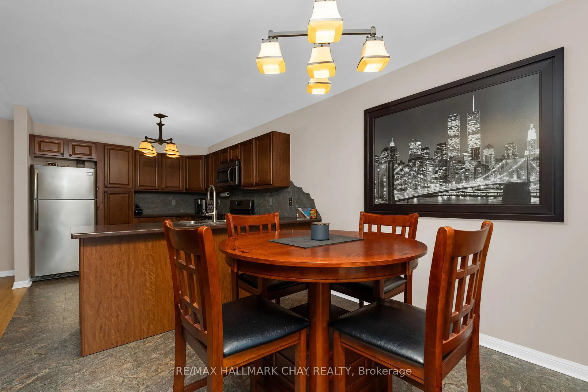 Photo 9 of 38 Rose Valley Way, Wasaga Beach — HOMEH