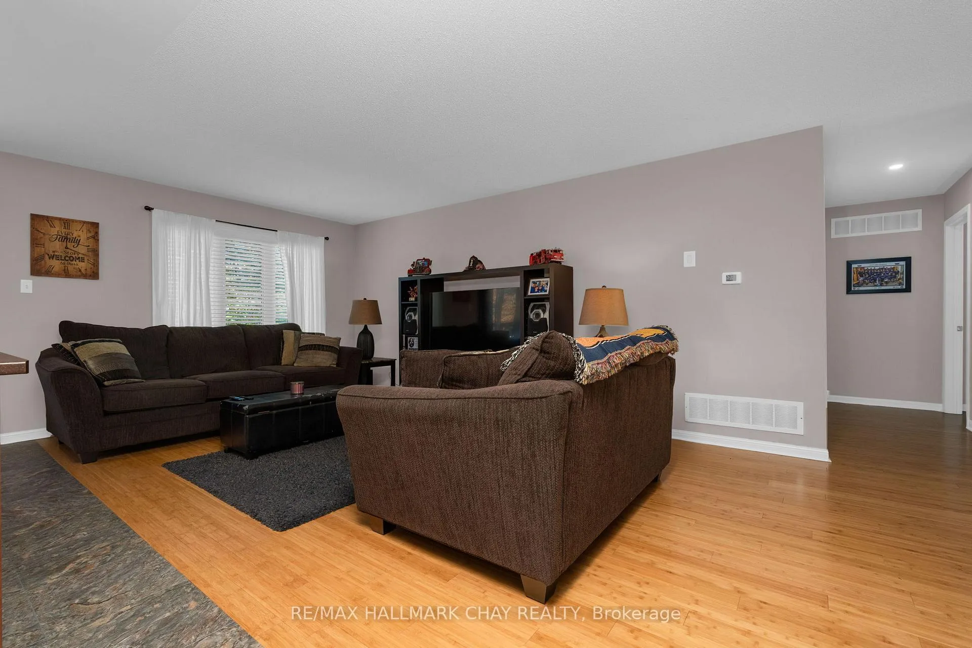 Photo 13 of 38 Rose Valley Way, Wasaga Beach — HOMEH