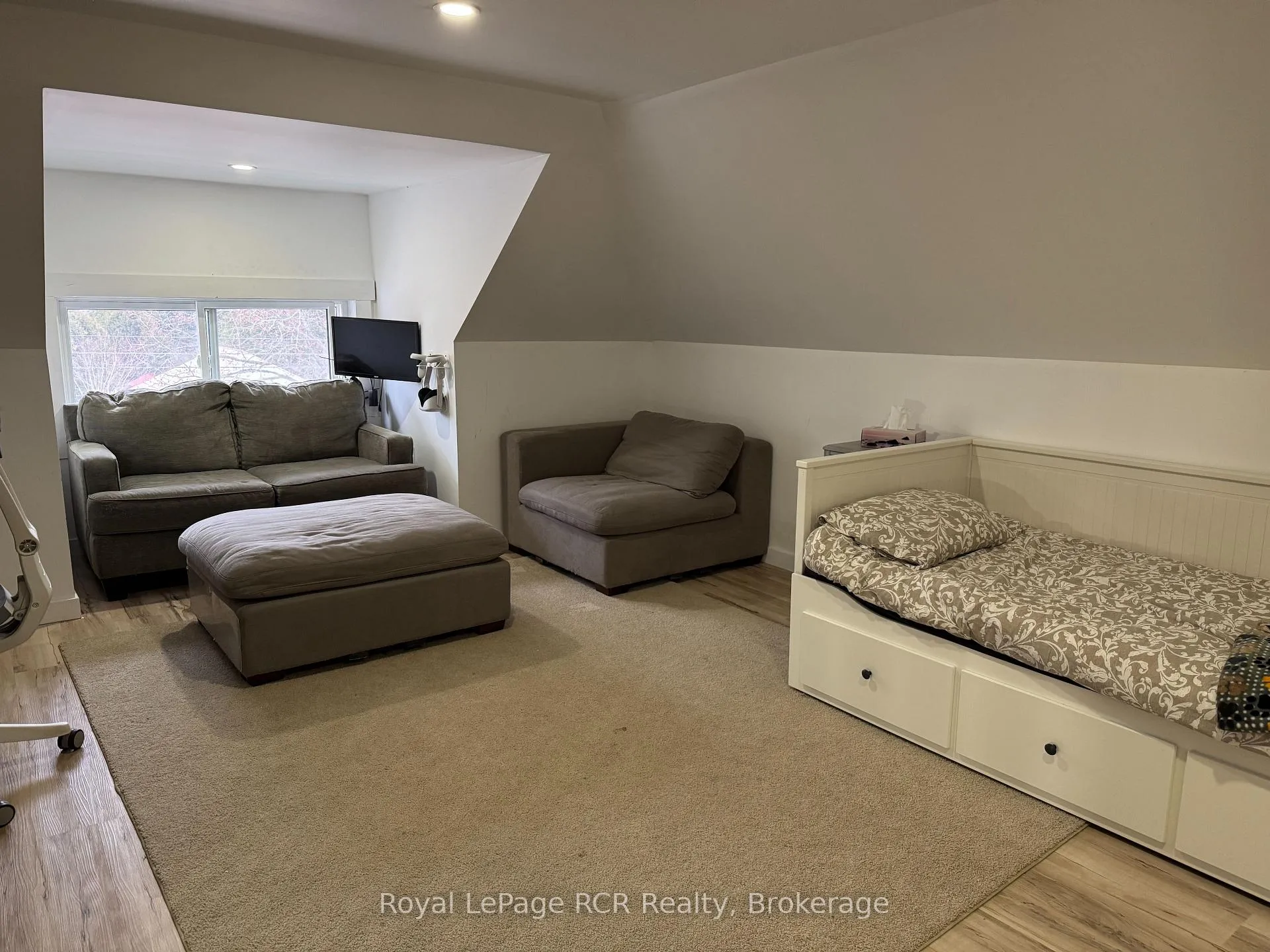 Photo 21 of 555 14th Street W, Owen Sound — HOMEH