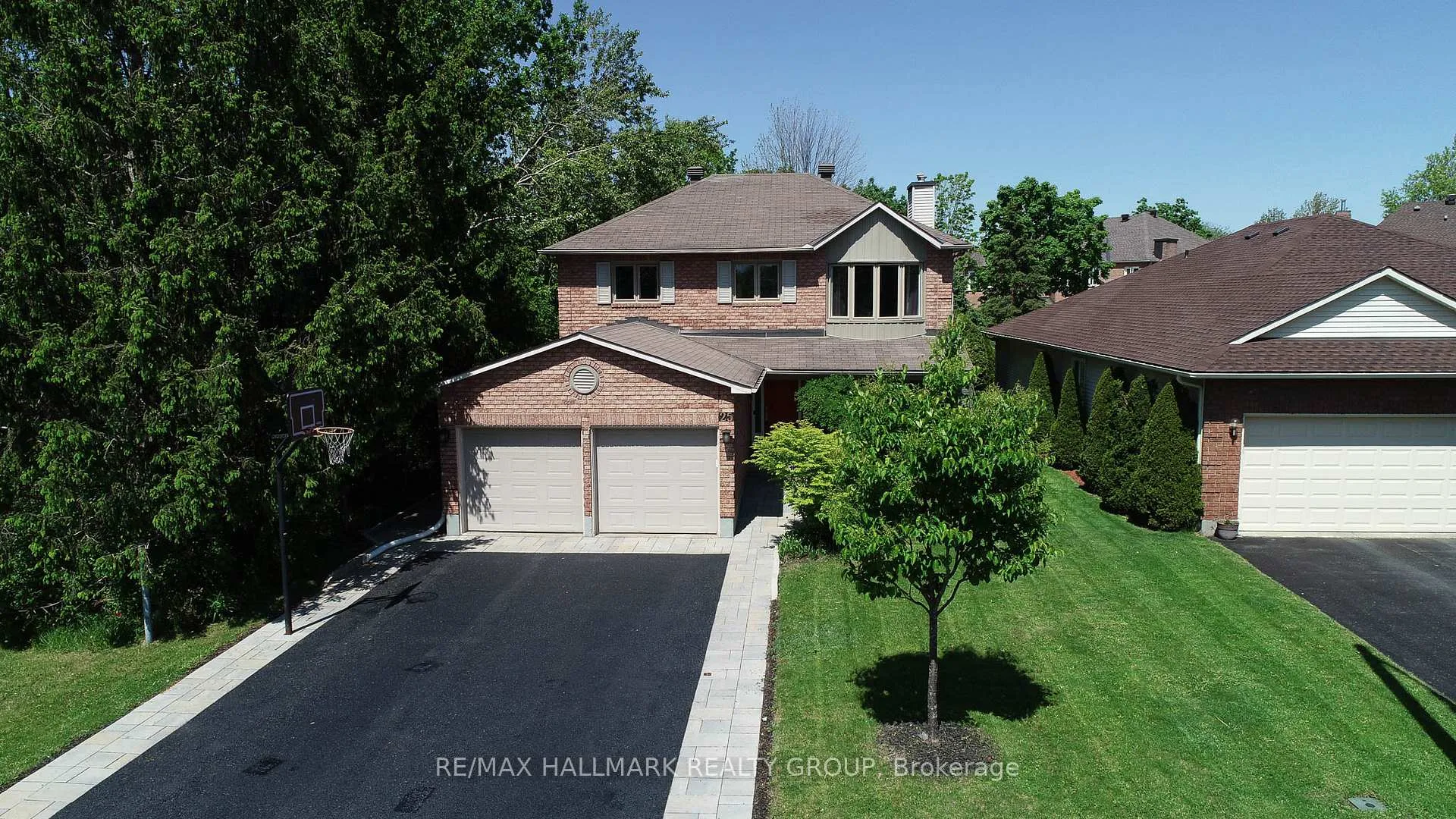 Photo 2 of 25 Claudet Crescent, Ottawa, Hunt Club Park — HOMEH
