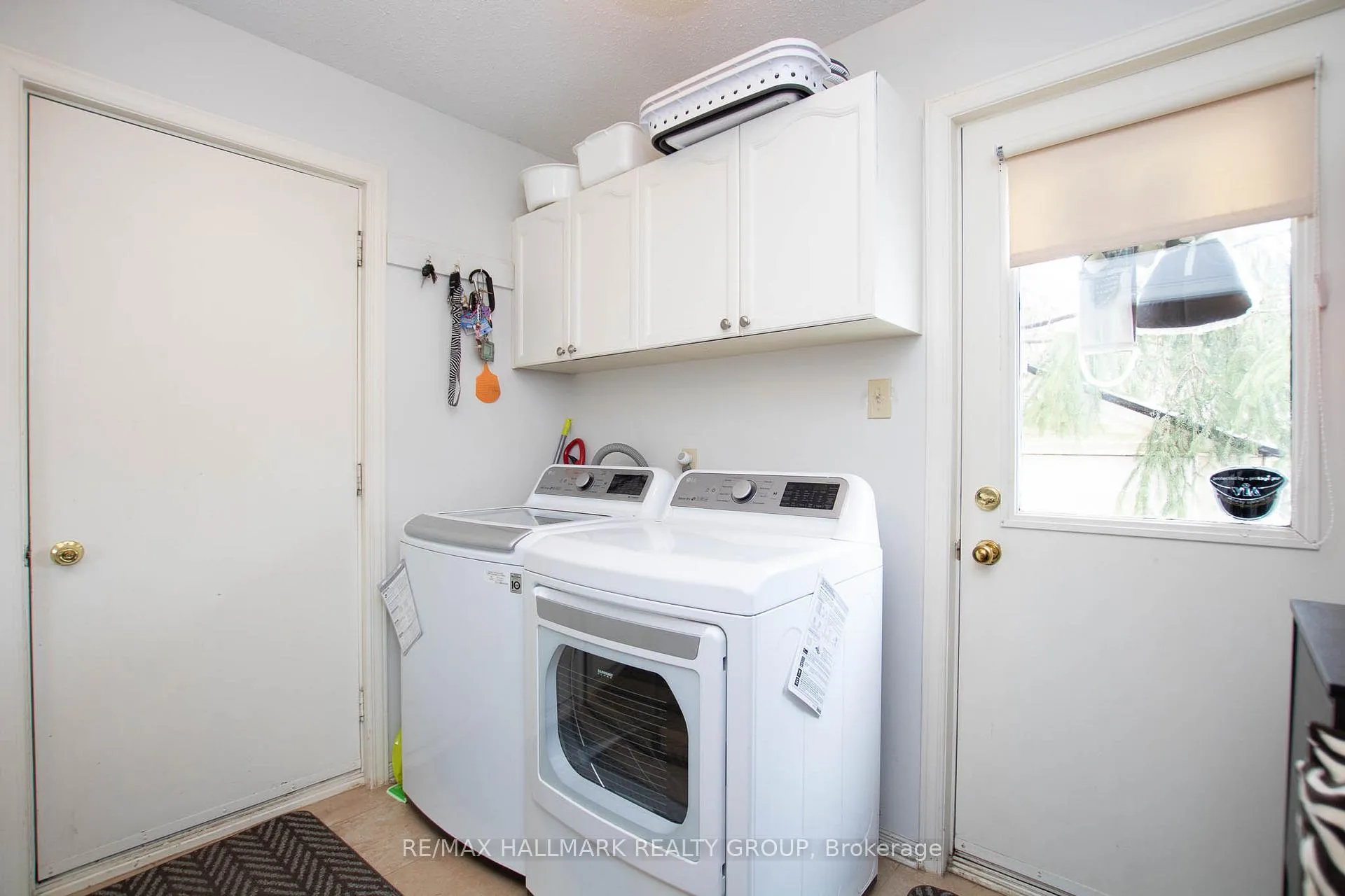 Photo 19 of 25 Claudet Crescent, Ottawa, Hunt Club Park — HOMEH