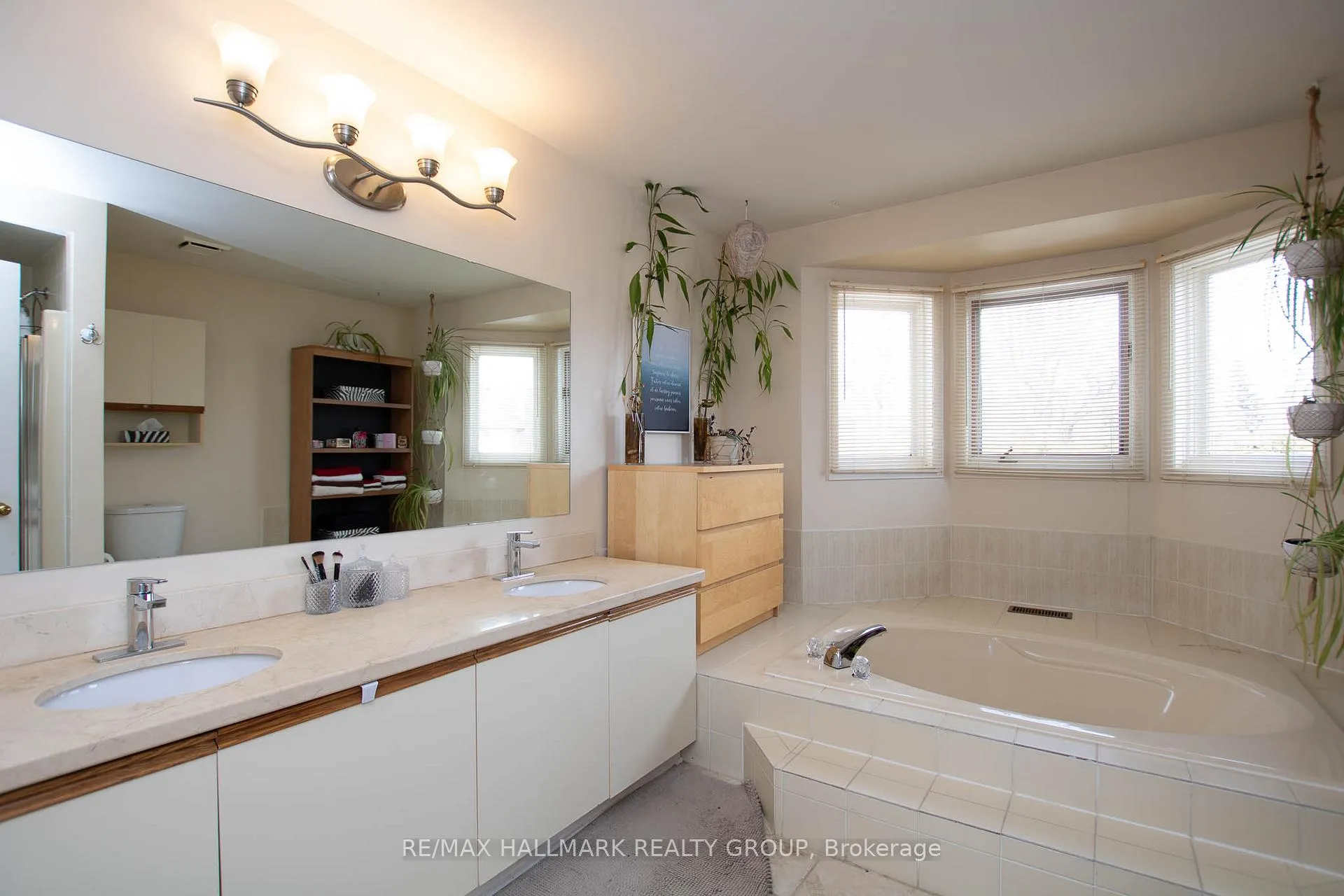 Photo 25 of 25 Claudet Crescent, Ottawa, Hunt Club Park — HOMEH