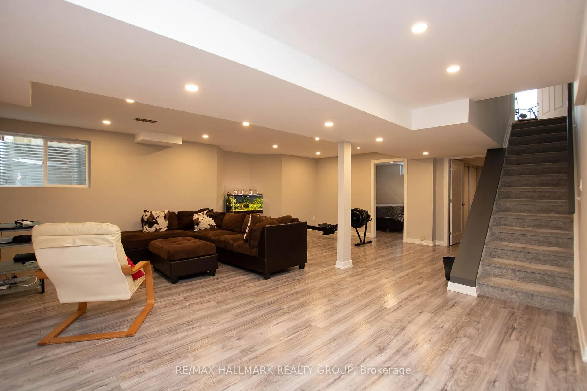 Photo 35 of 25 Claudet Crescent, Ottawa, Hunt Club Park — HOMEH