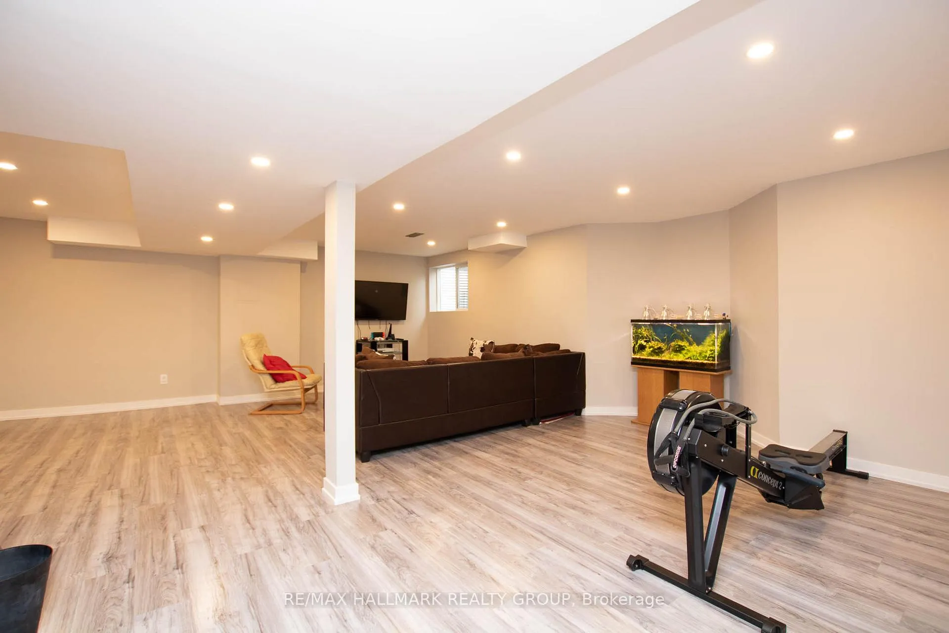 Photo 37 of 25 Claudet Crescent, Ottawa, Hunt Club Park — HOMEH