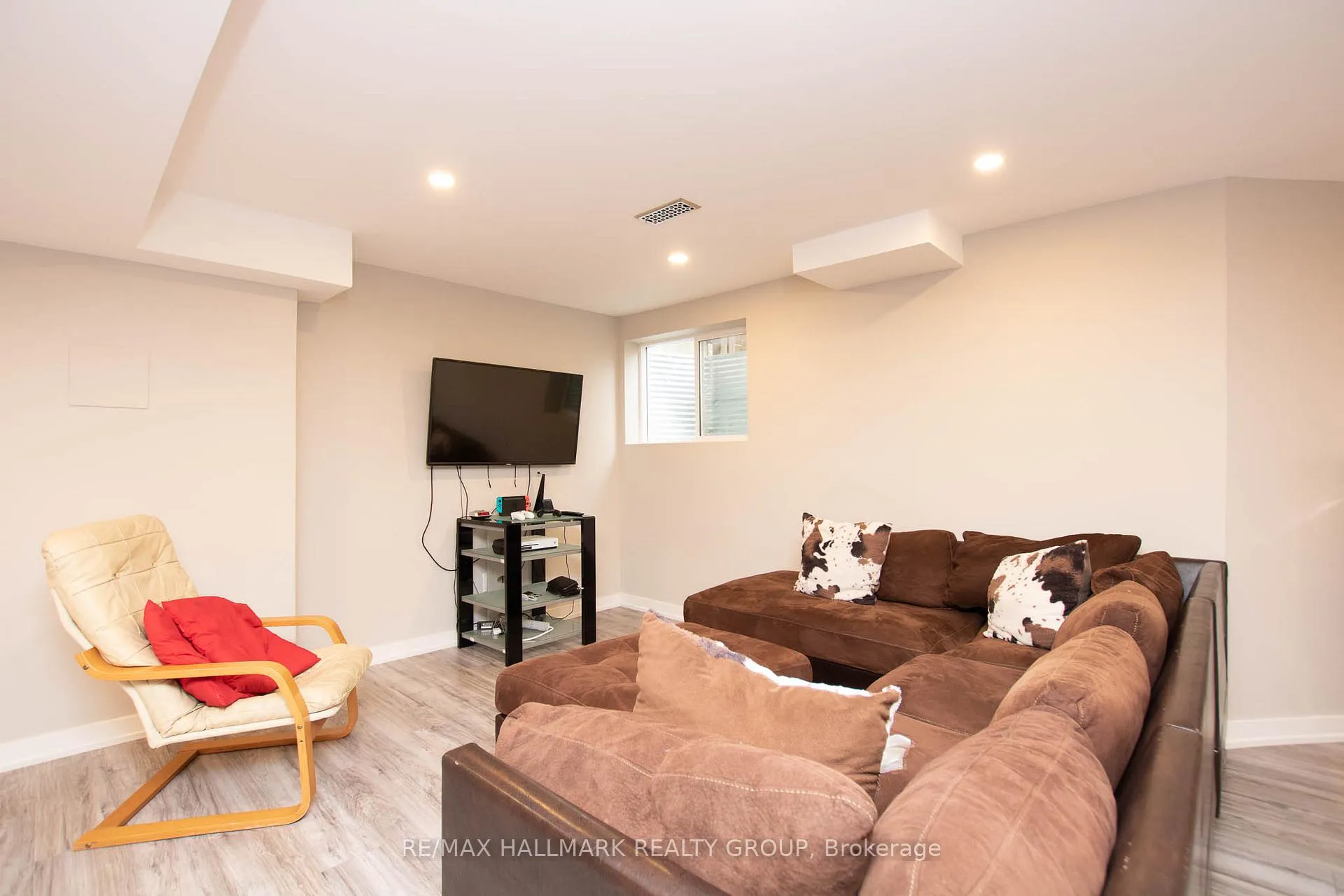 Photo 38 of 25 Claudet Crescent, Ottawa, Hunt Club Park — HOMEH