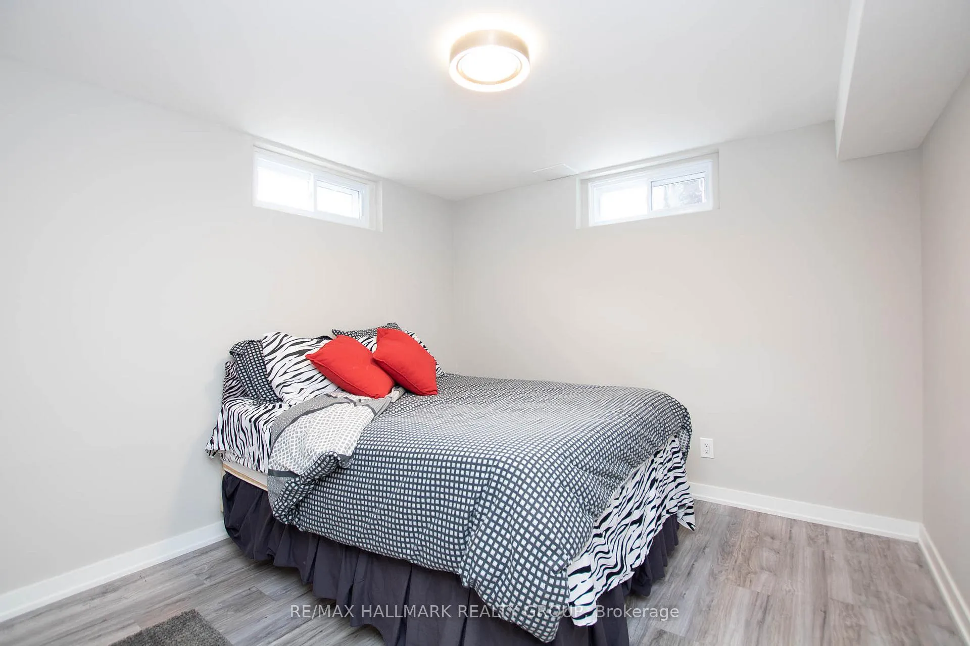 Photo 39 of 25 Claudet Crescent, Ottawa, Hunt Club Park — HOMEH