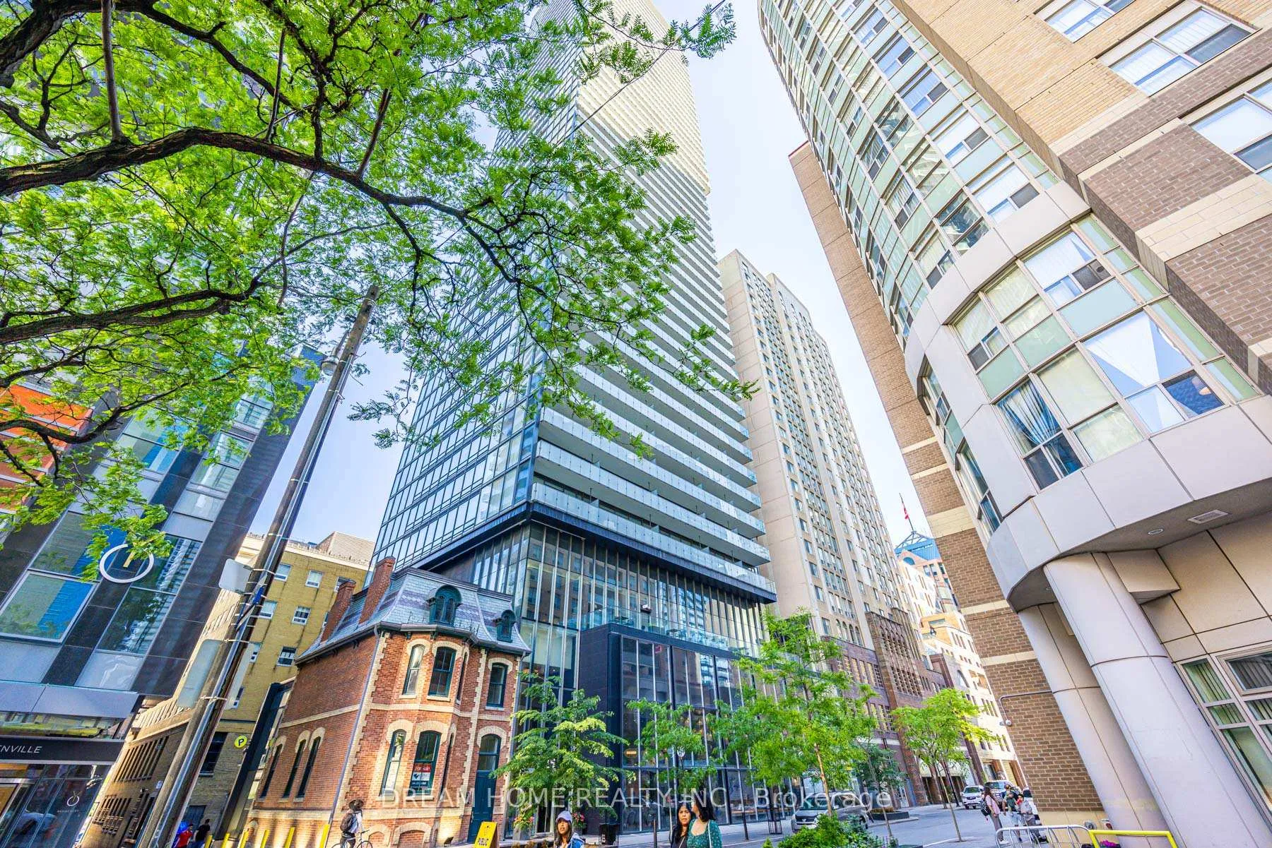 Front of Unit 5010, 15 Grenville Street
