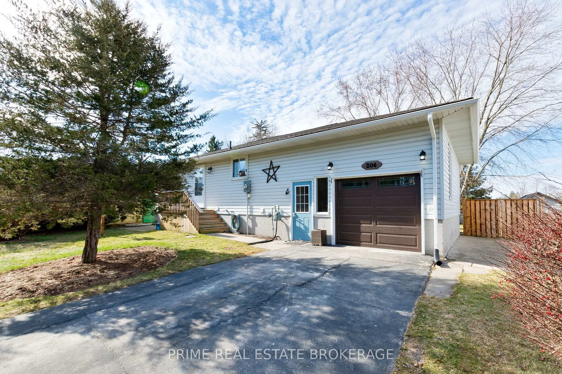 Photo 1 of 204 Evandale Street, West Elgin, West Lorne — HOMEH