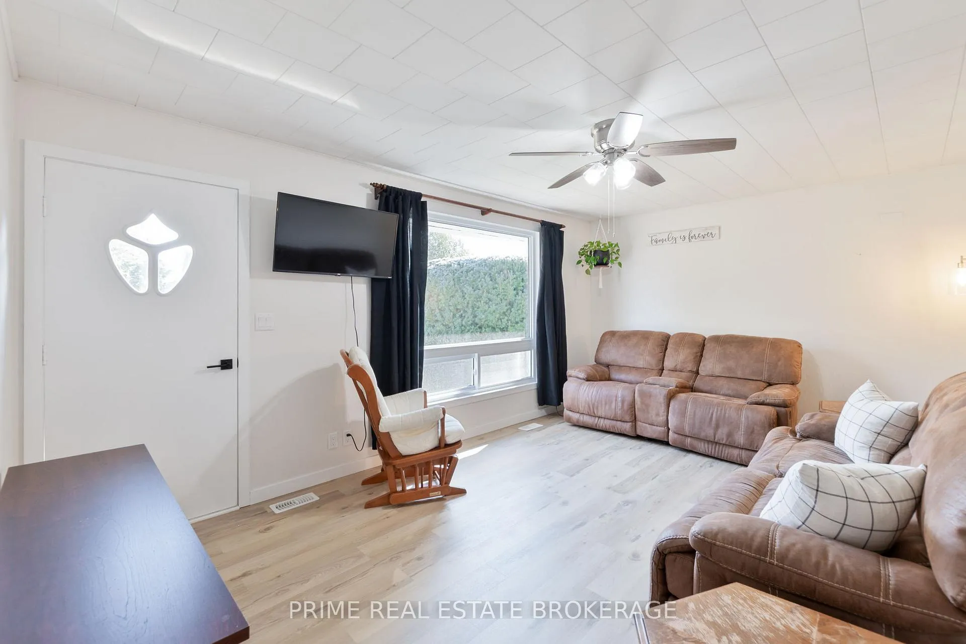 Photo 3 of 204 Evandale Street, West Elgin, West Lorne — HOMEH