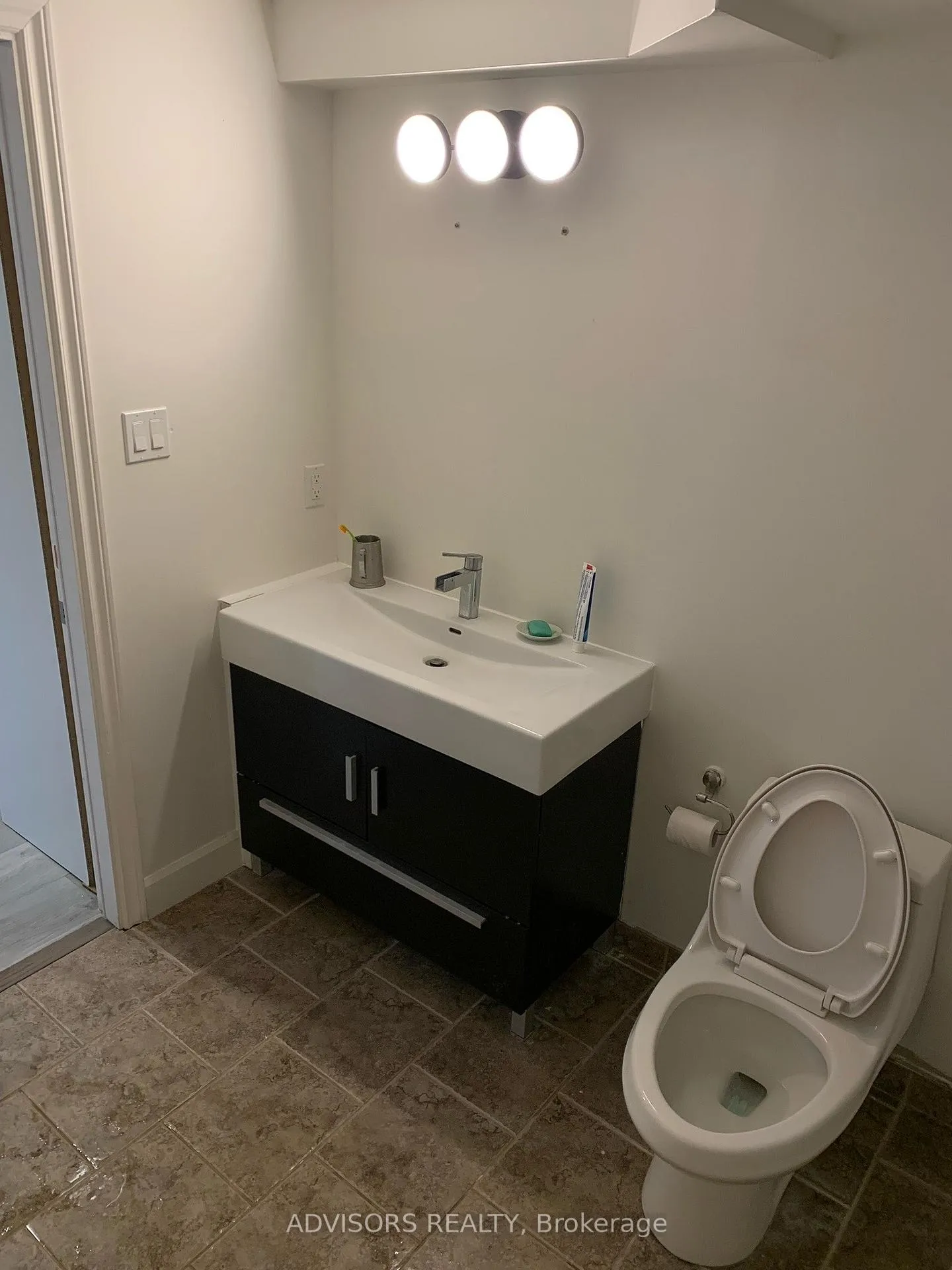 Photo 8 of 48 Briar Road, Barrie, Allandale Heights — HOMEH