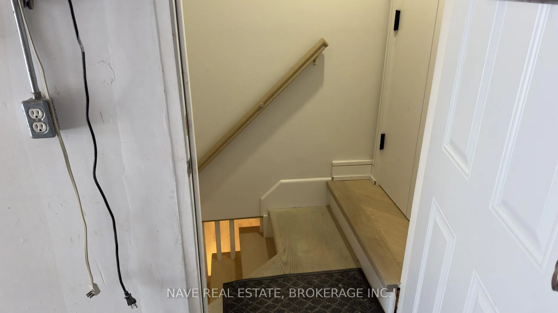 Photo 7 of Unit Basement, 125 Bay Thorn Drive, Markham, Royal Orchard — HOMEH