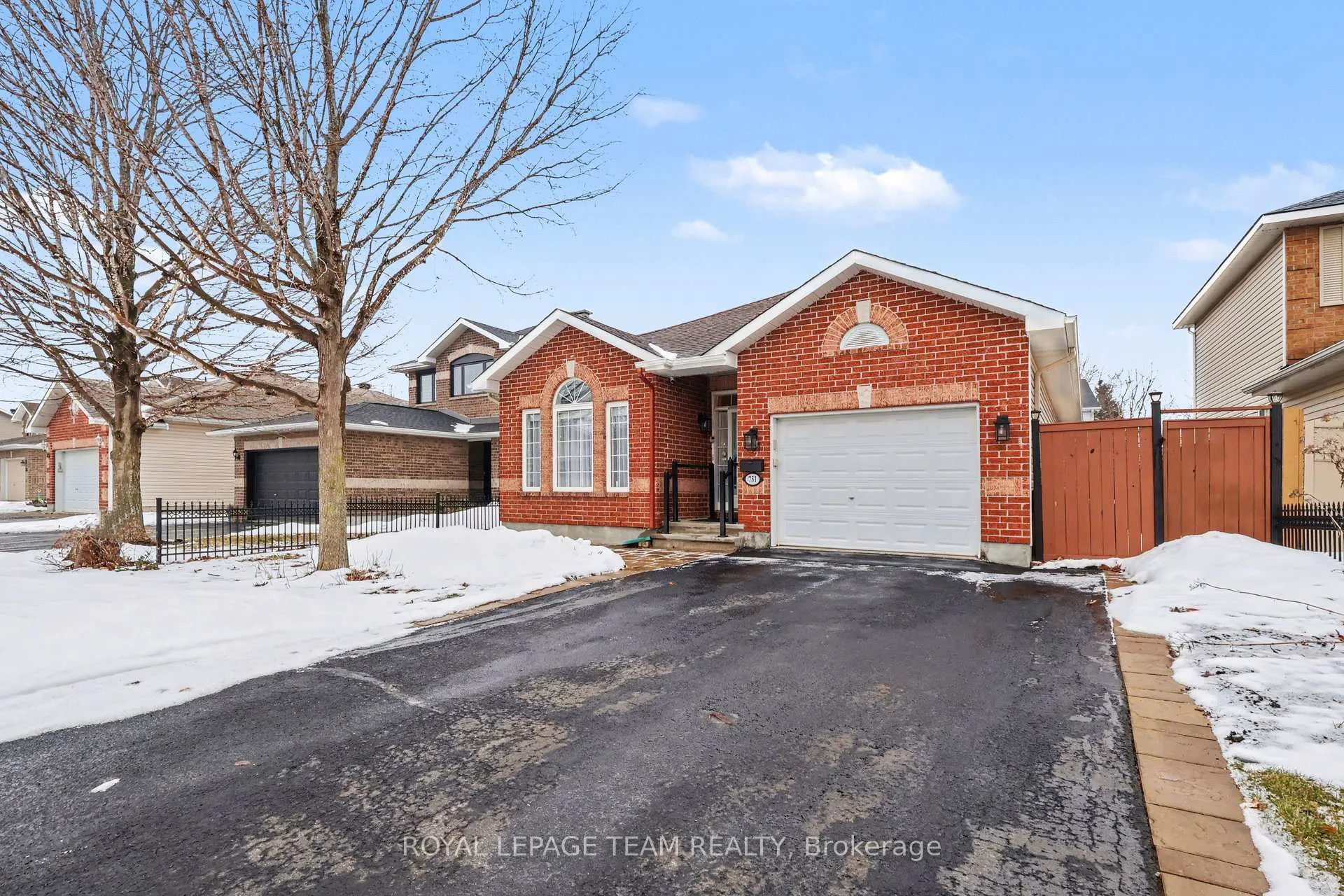 Photo 3 of 751 Vermillion Drive, Ottawa, Riverside South/Gloucester Glen — HOMEH