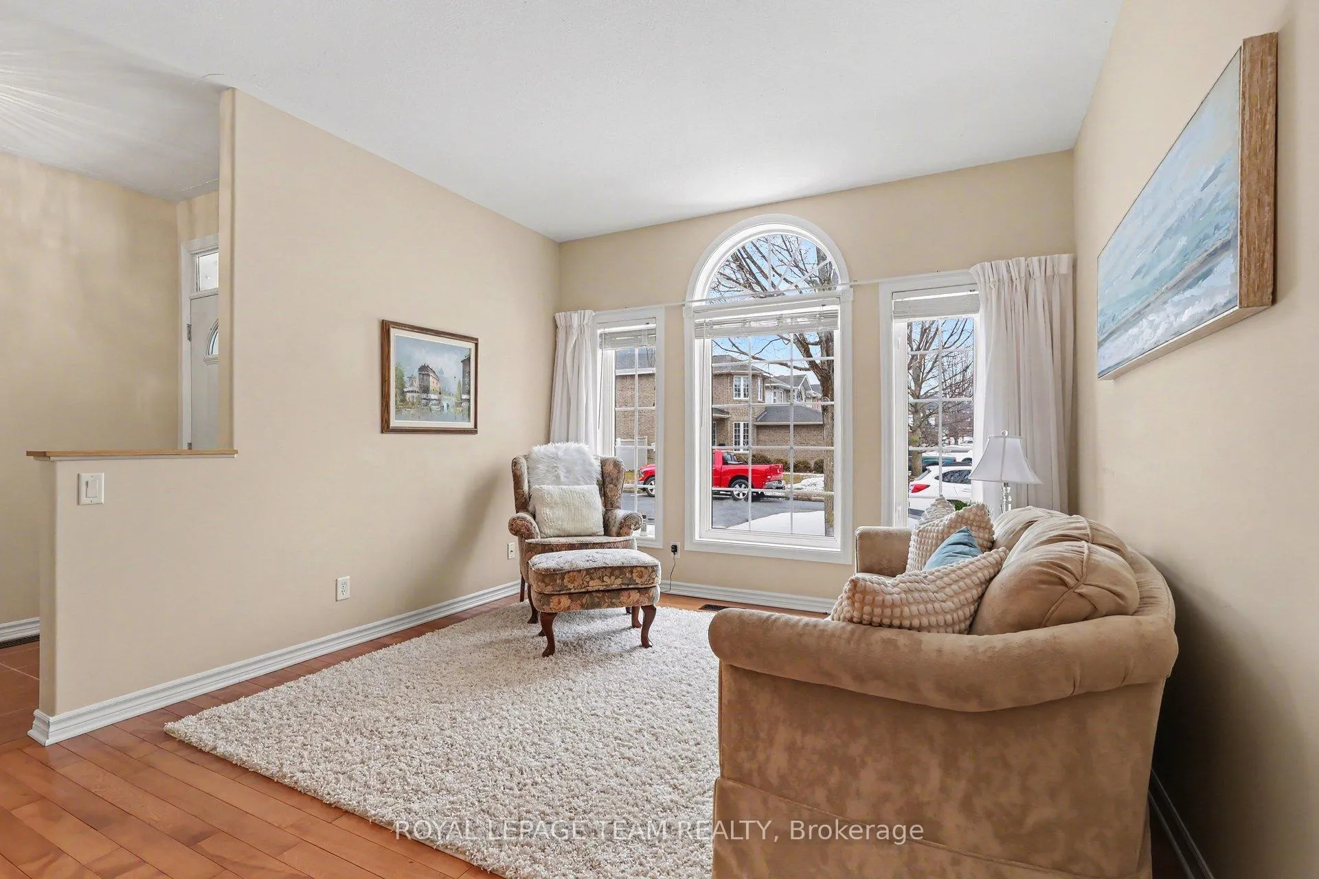 Photo 6 of 751 Vermillion Drive, Ottawa, Riverside South/Gloucester Glen — HOMEH