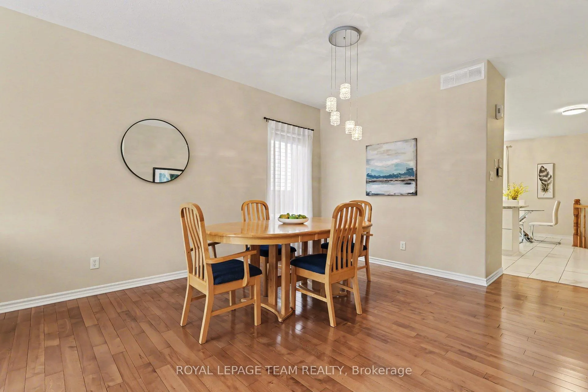 Photo 8 of 751 Vermillion Drive, Ottawa, Riverside South/Gloucester Glen — HOMEH