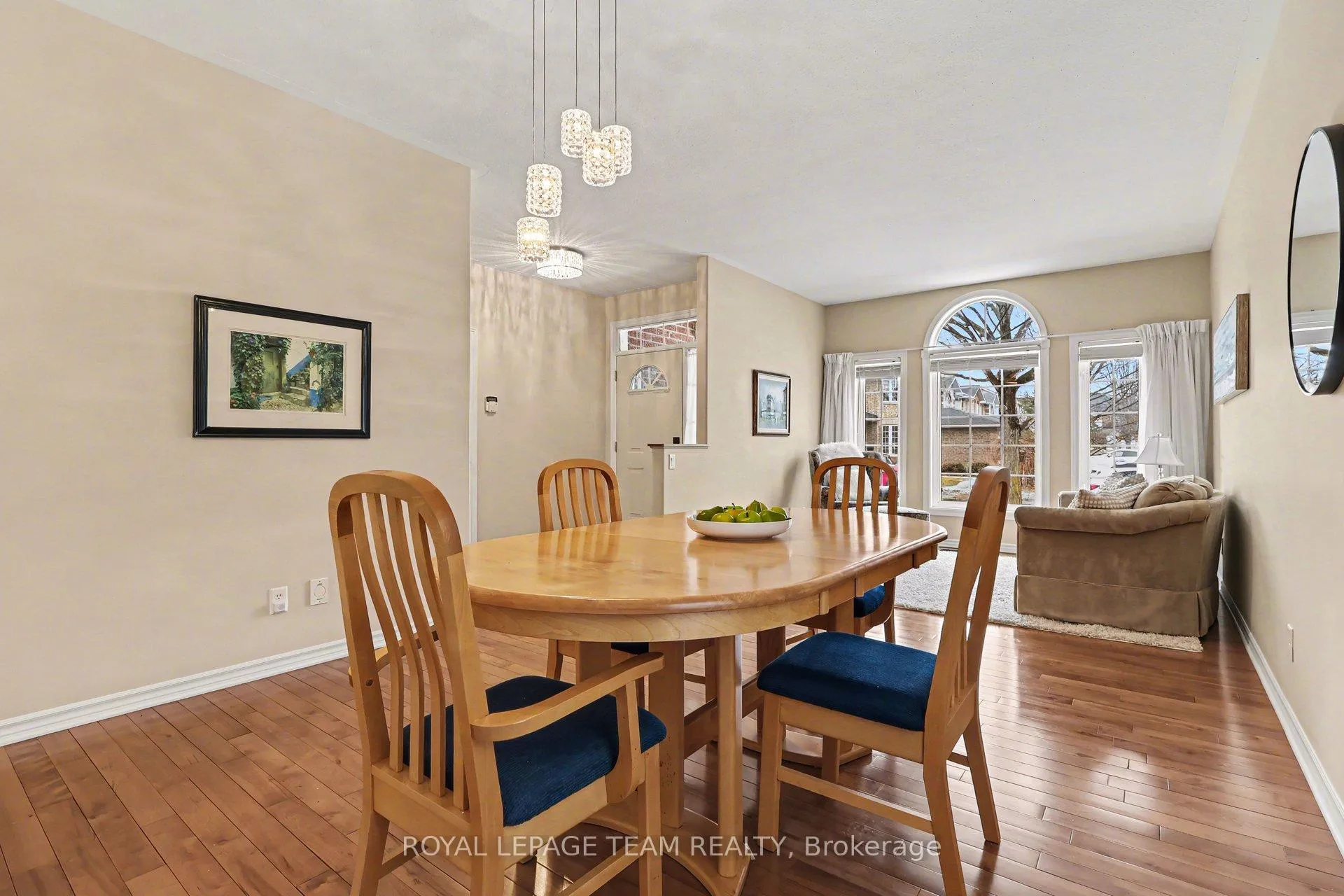 Photo 9 of 751 Vermillion Drive, Ottawa, Riverside South/Gloucester Glen — HOMEH