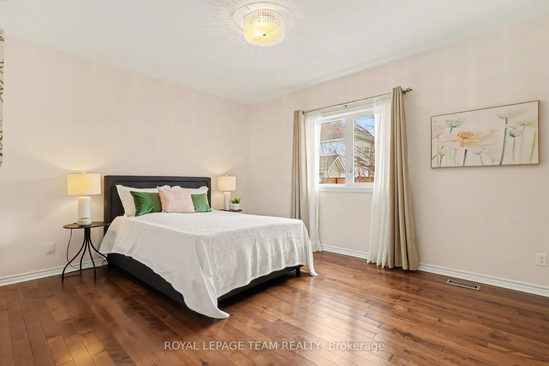 Photo 18 of 751 Vermillion Drive, Ottawa, Riverside South/Gloucester Glen — HOMEH