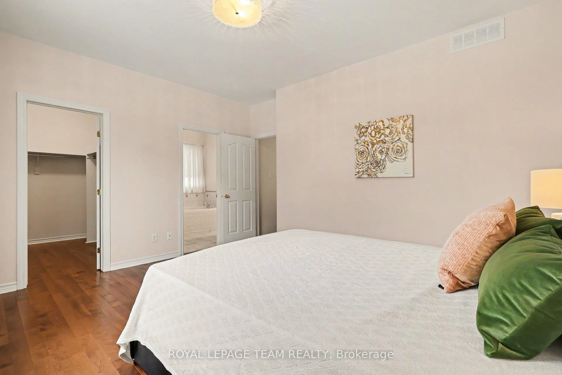 Photo 19 of 751 Vermillion Drive, Ottawa, Riverside South/Gloucester Glen — HOMEH