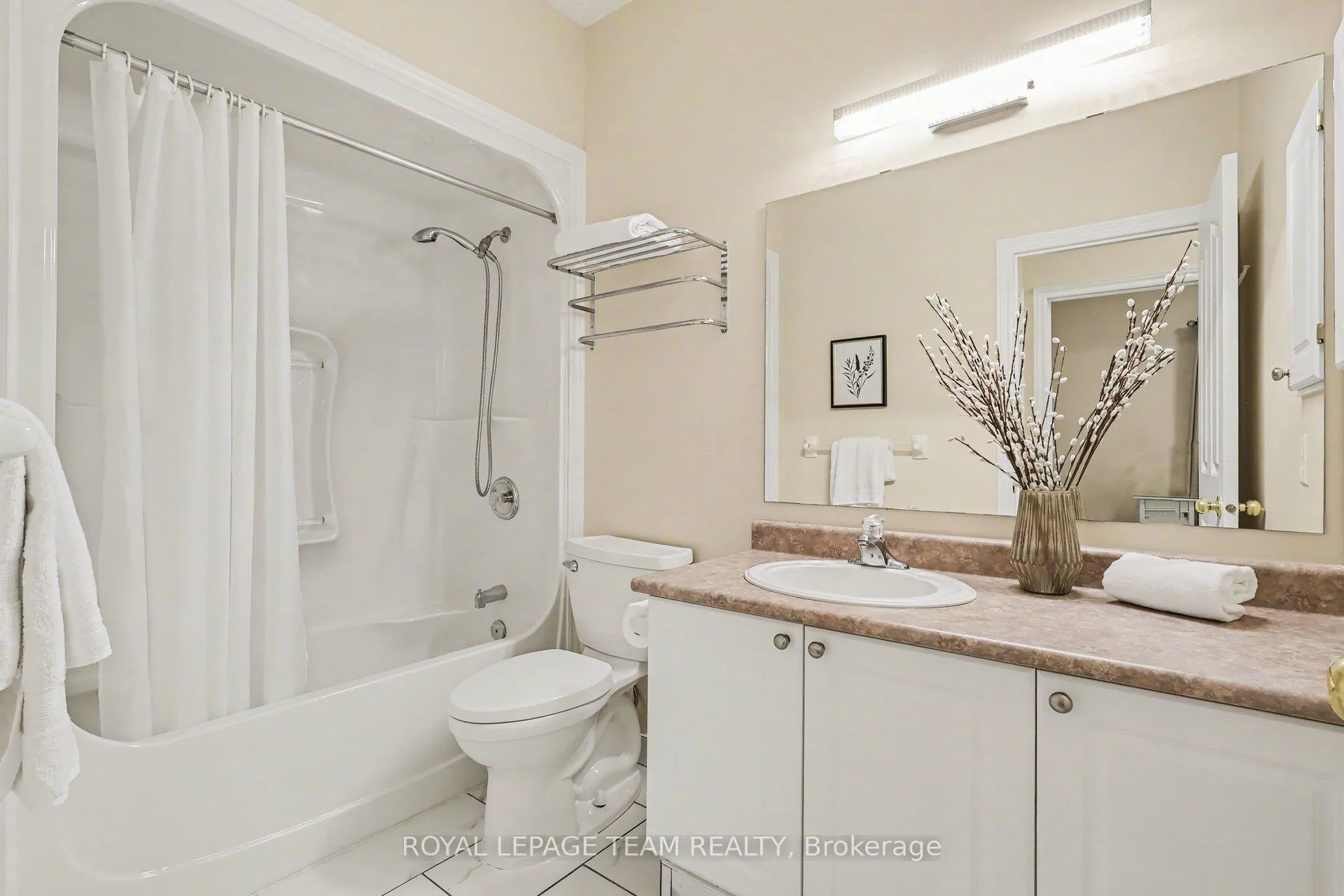 Photo 25 of 751 Vermillion Drive, Ottawa, Riverside South/Gloucester Glen — HOMEH