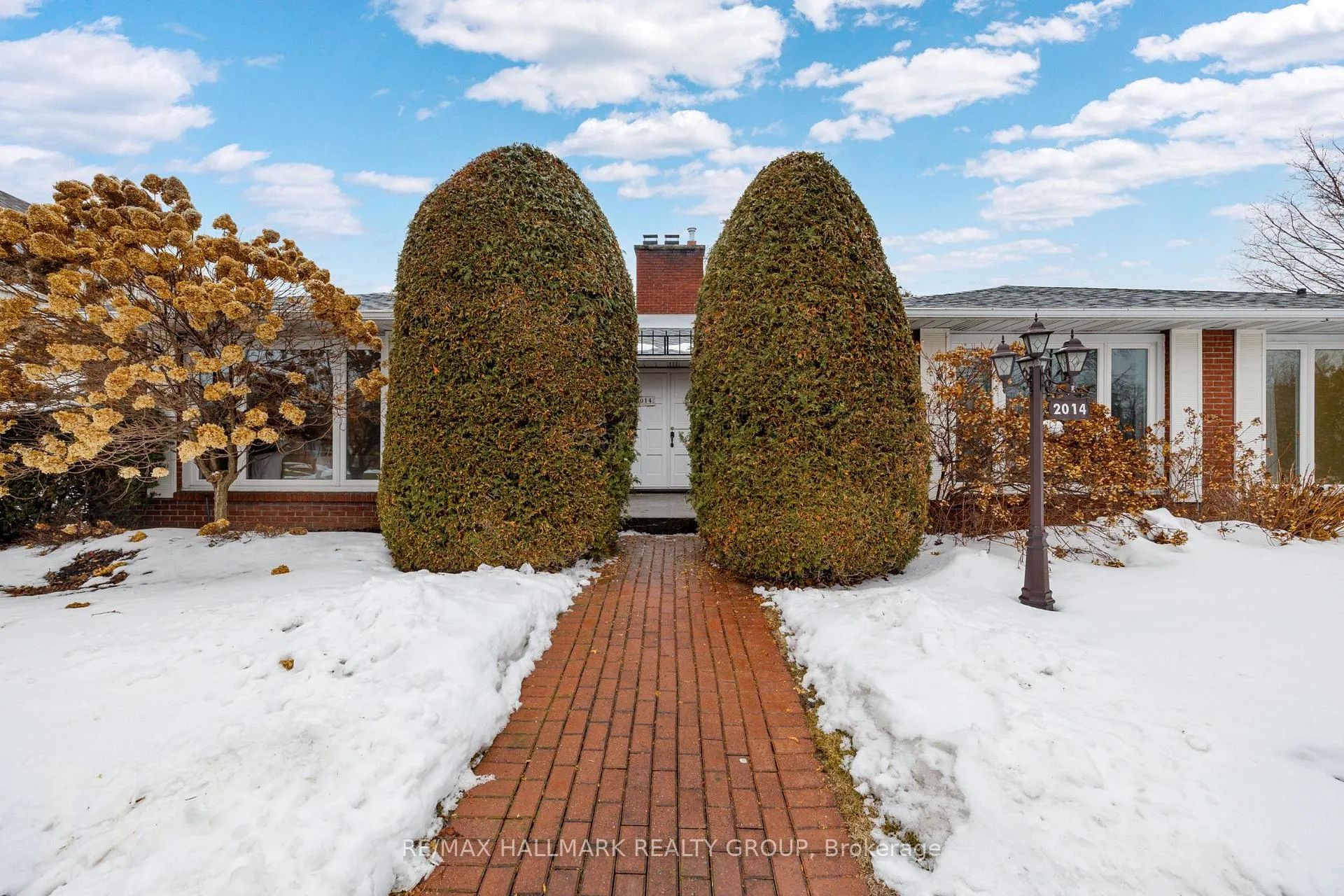 Photo 2 of 2014 Delmar Drive, Ottawa, Playfair Park — HOMEH
