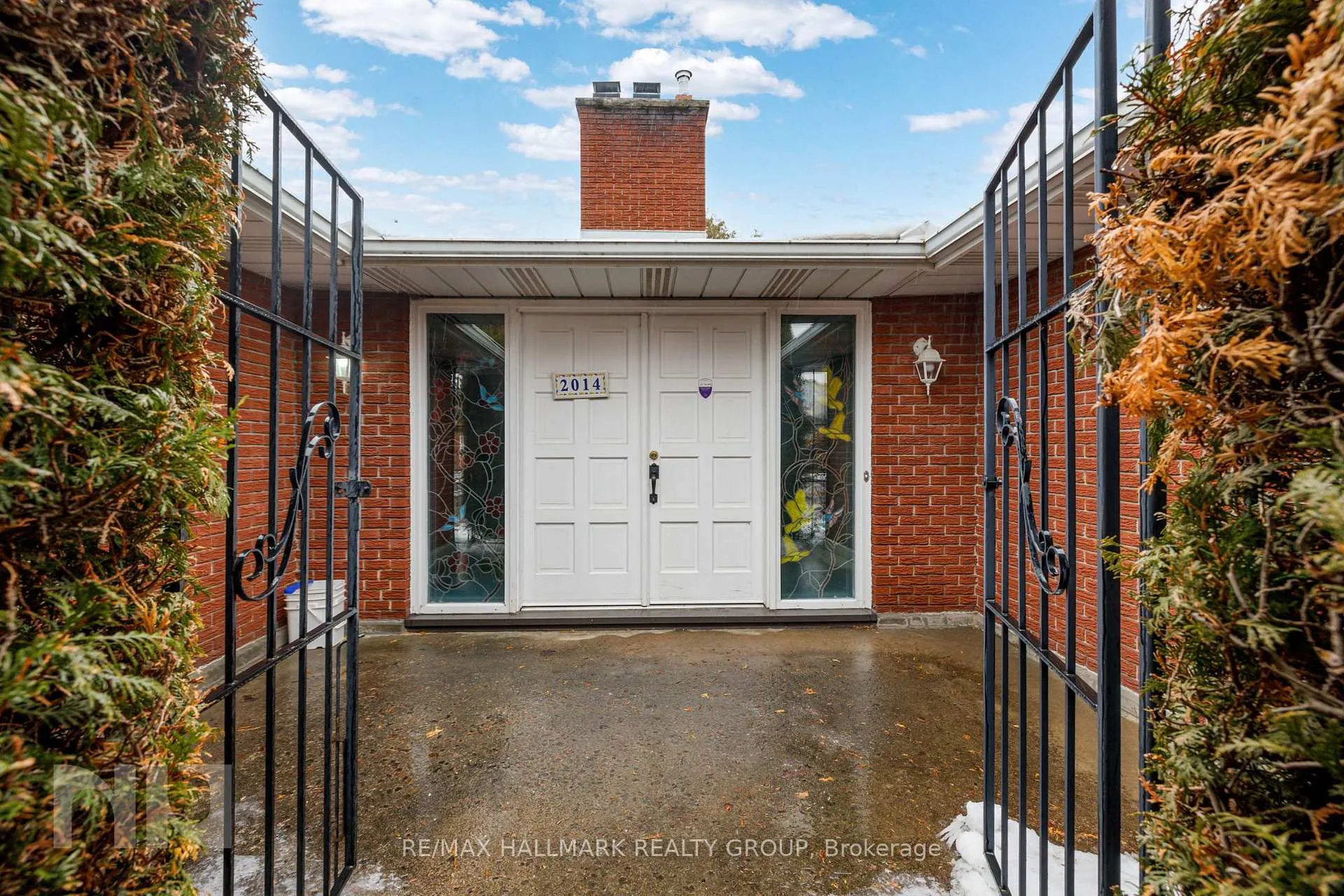 Photo 4 of 2014 Delmar Drive, Ottawa, Playfair Park — HOMEH