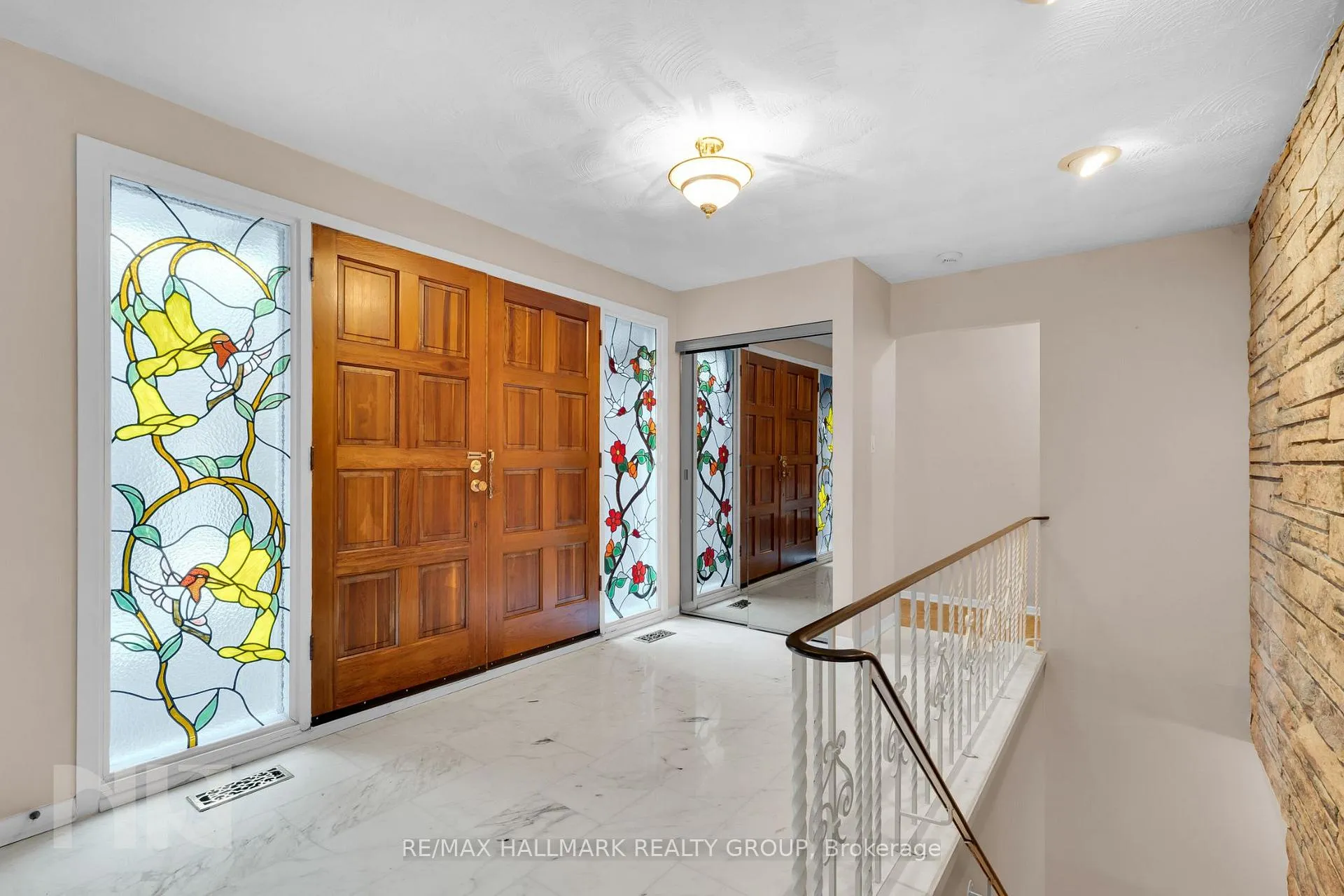 Photo 5 of 2014 Delmar Drive, Ottawa, Playfair Park — HOMEH