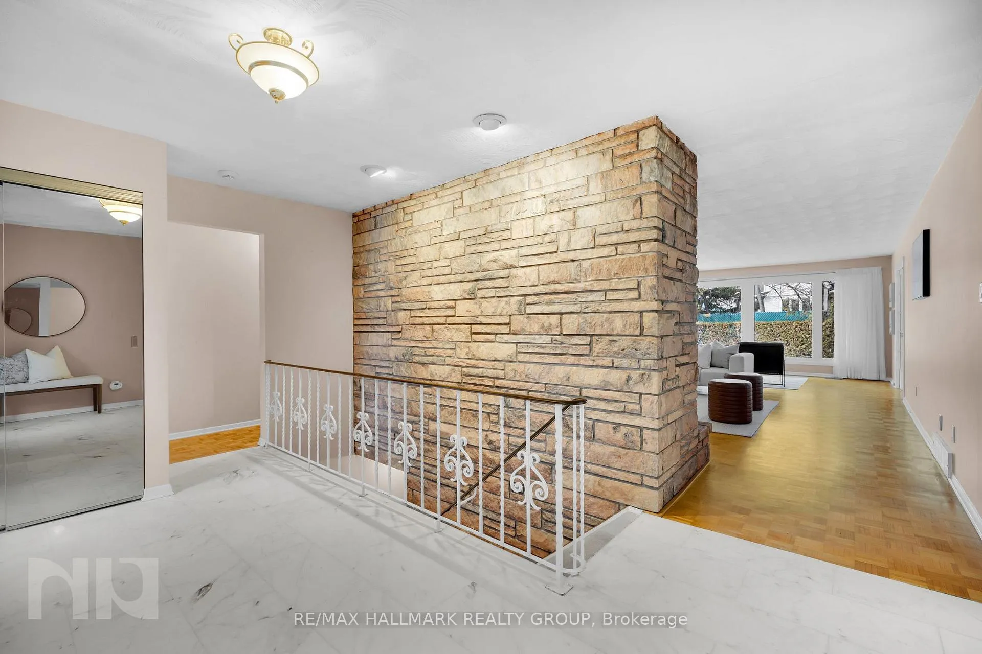 Photo 7 of 2014 Delmar Drive, Ottawa, Playfair Park — HOMEH