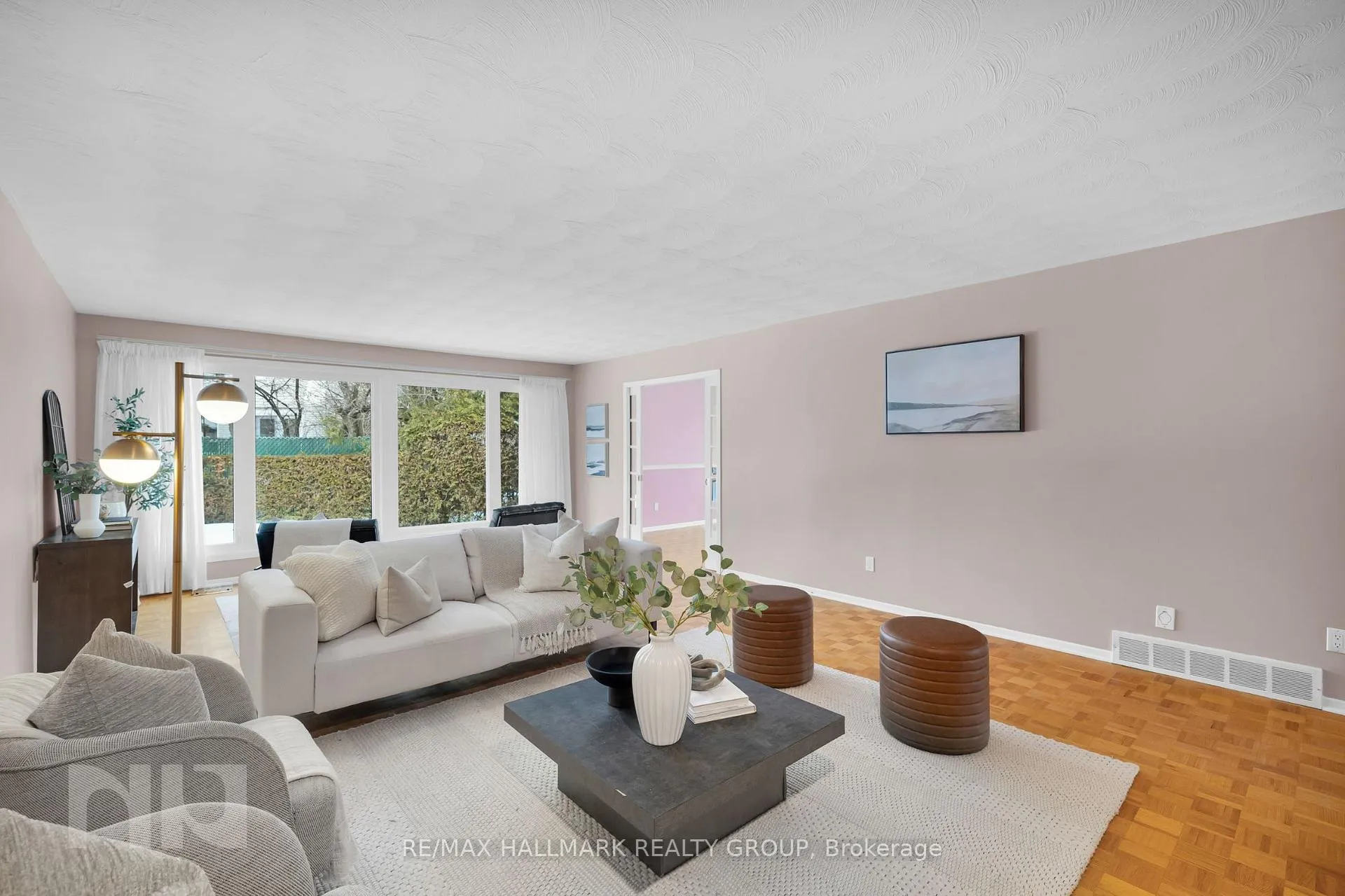 Photo 9 of 2014 Delmar Drive, Ottawa, Playfair Park — HOMEH