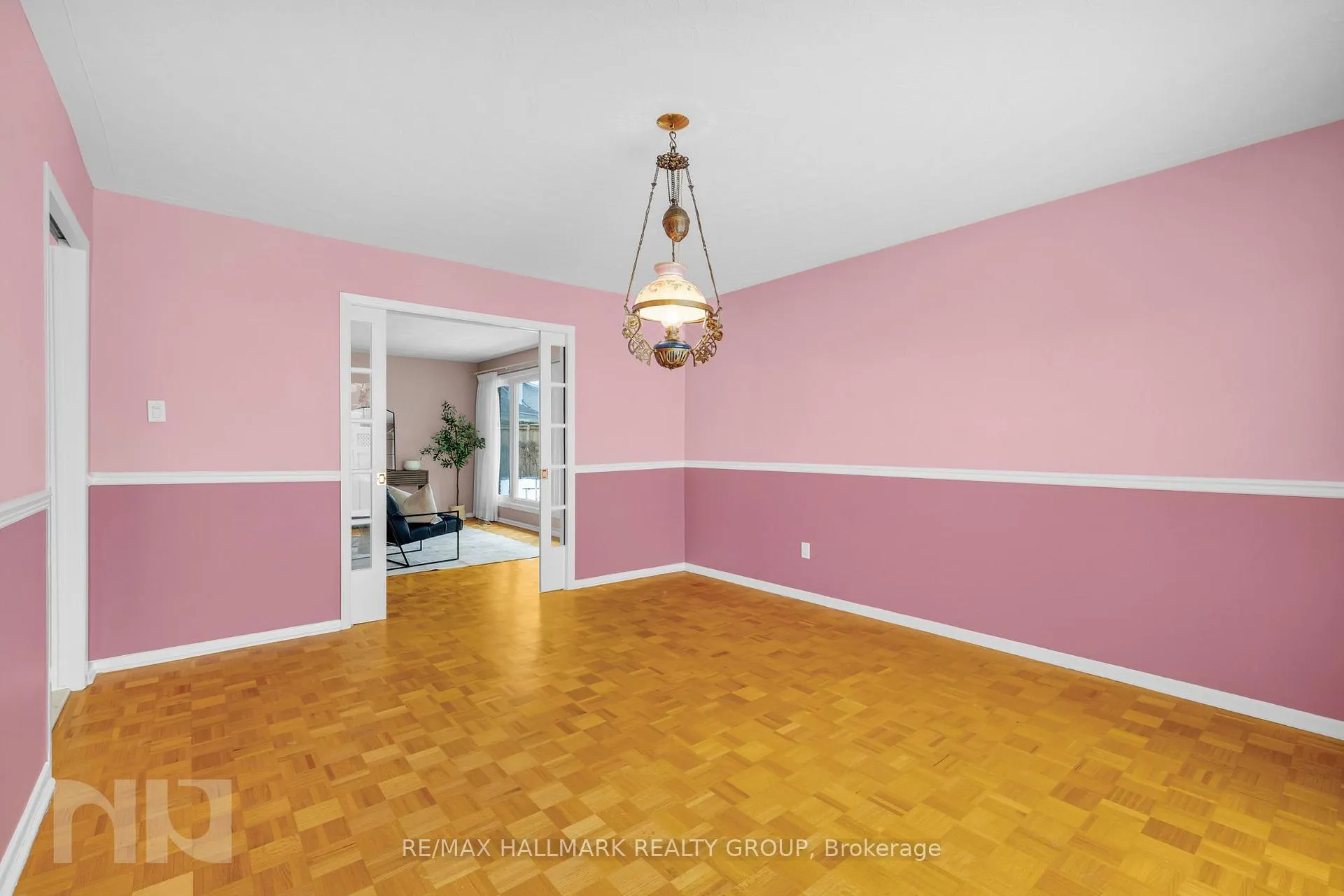 Photo 15 of 2014 Delmar Drive, Ottawa, Playfair Park — HOMEH