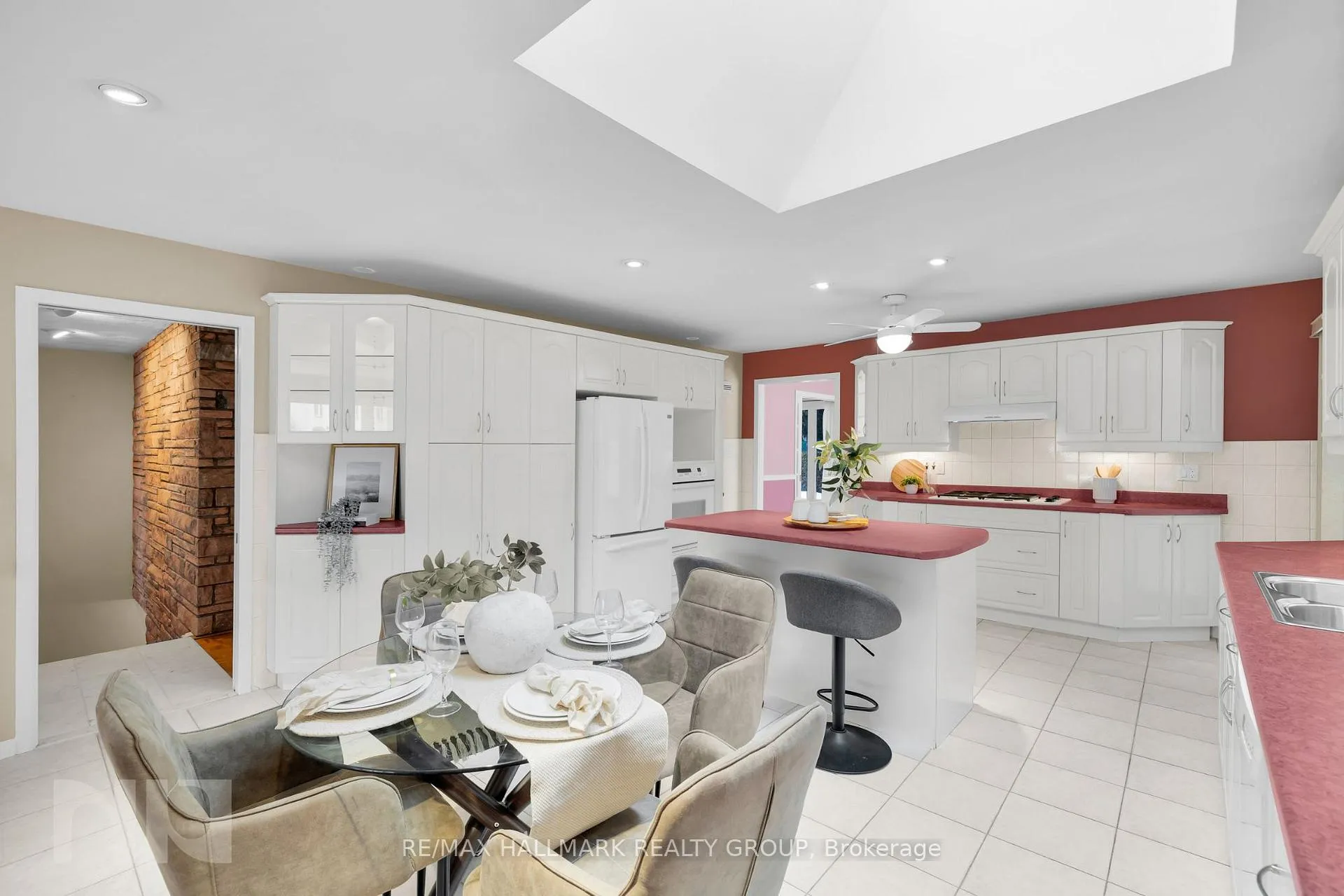 Photo 20 of 2014 Delmar Drive, Ottawa, Playfair Park — HOMEH