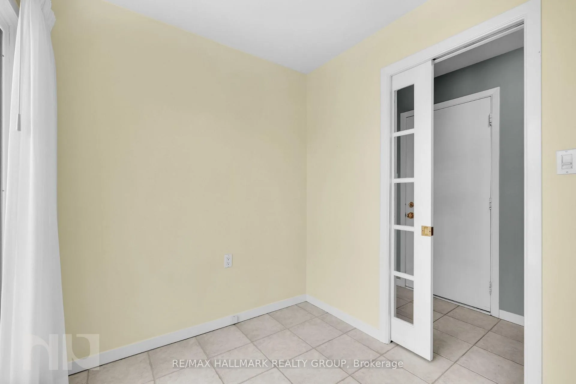 Photo 29 of 2014 Delmar Drive, Ottawa, Playfair Park — HOMEH