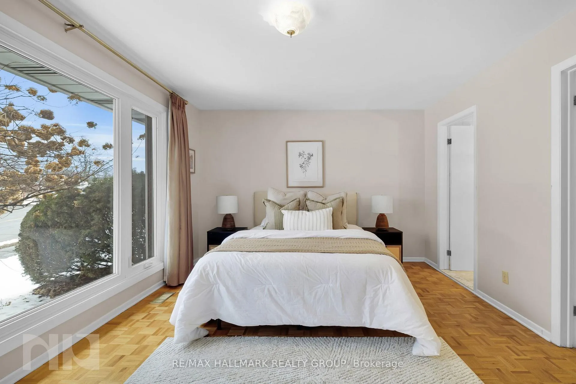 Photo 33 of 2014 Delmar Drive, Ottawa, Playfair Park — HOMEH