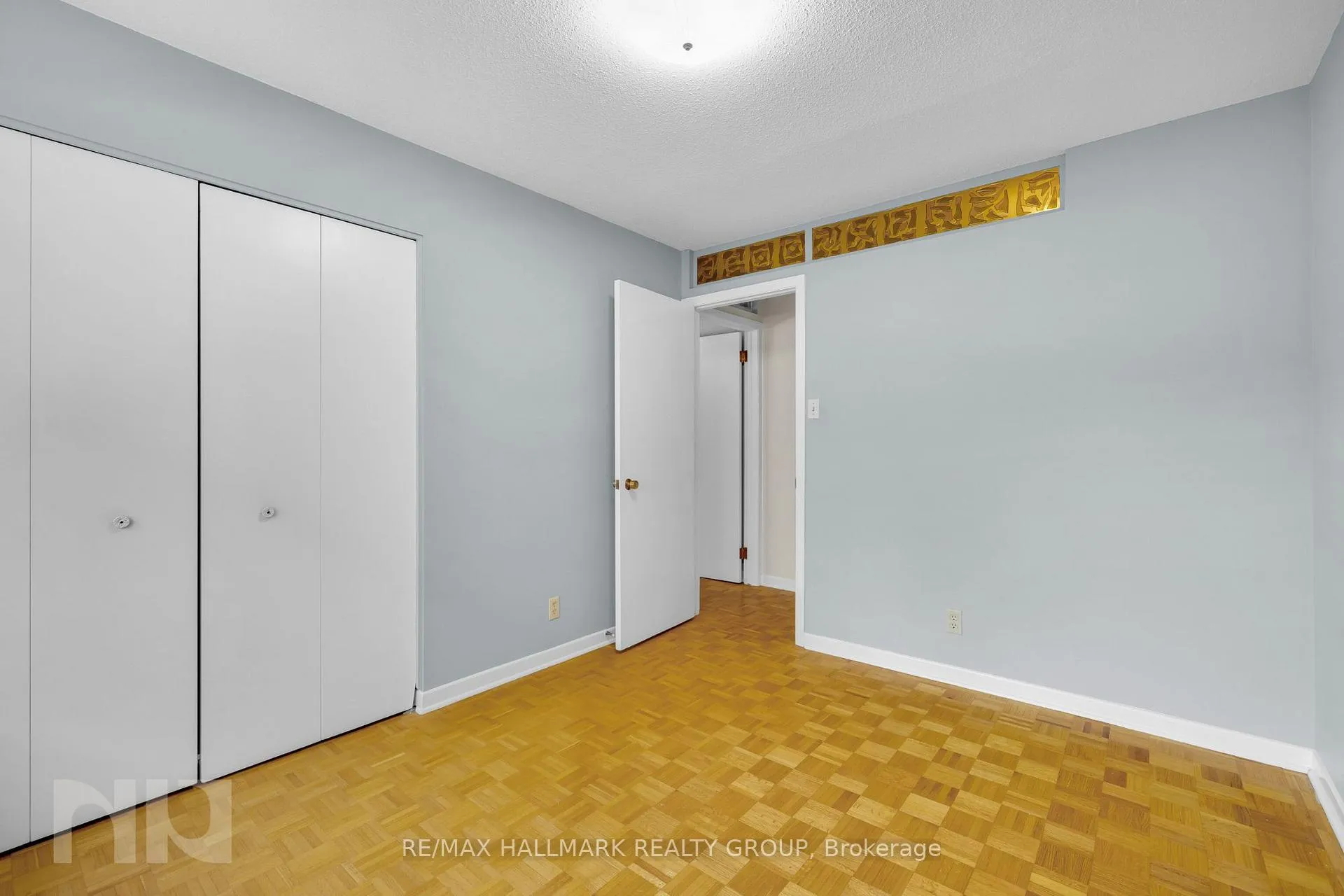 Photo 37 of 2014 Delmar Drive, Ottawa, Playfair Park — HOMEH