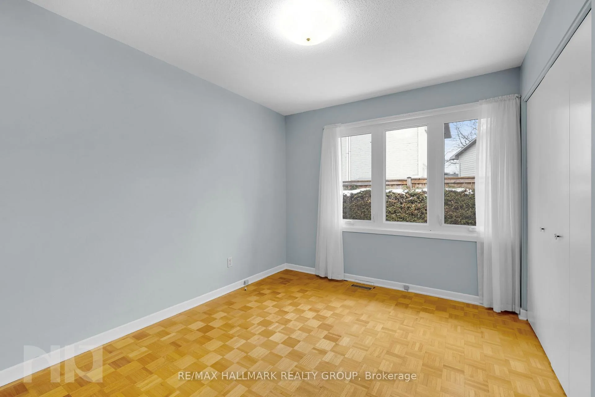 Photo 38 of 2014 Delmar Drive, Ottawa, Playfair Park — HOMEH