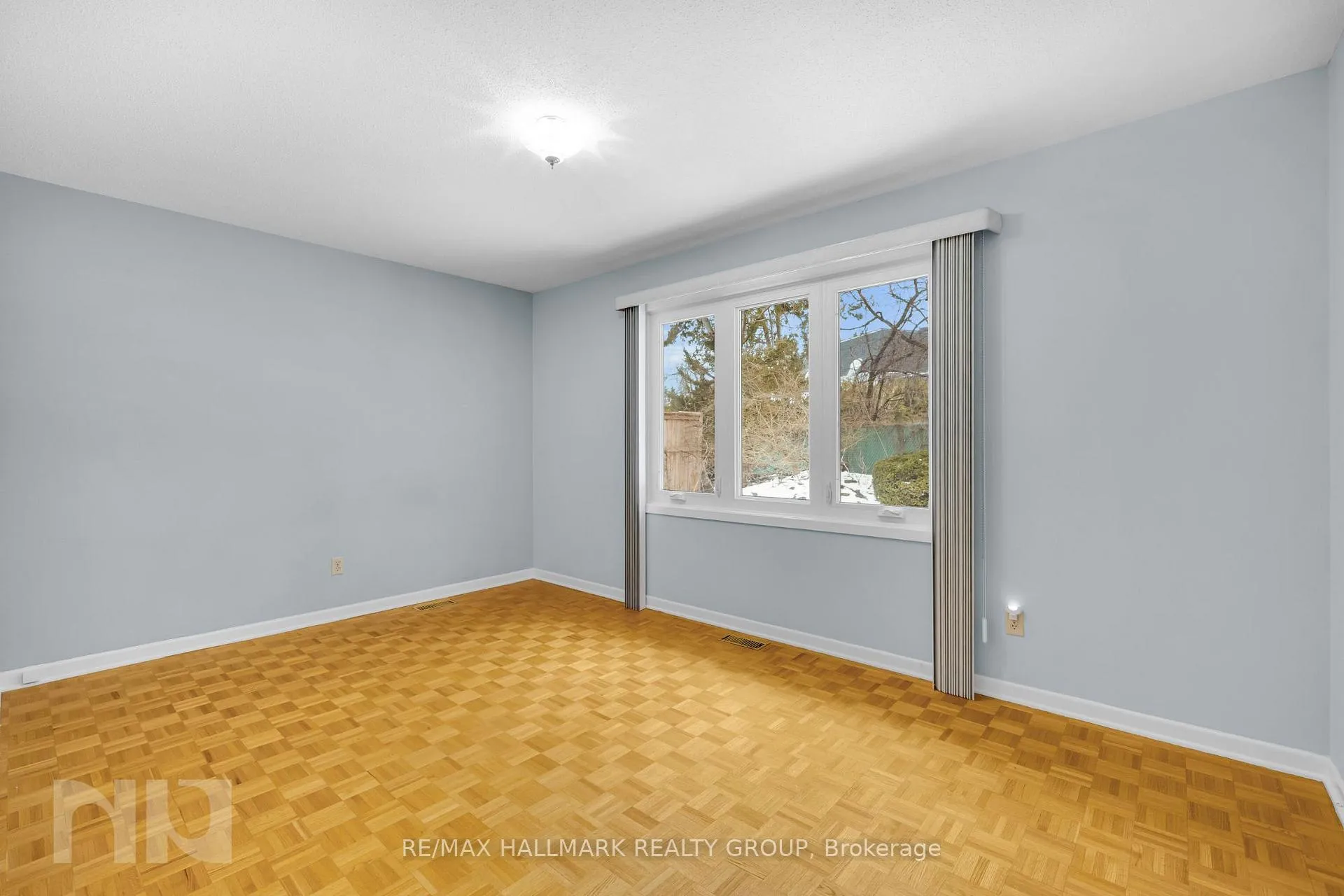 Photo 40 of 2014 Delmar Drive, Ottawa, Playfair Park — HOMEH