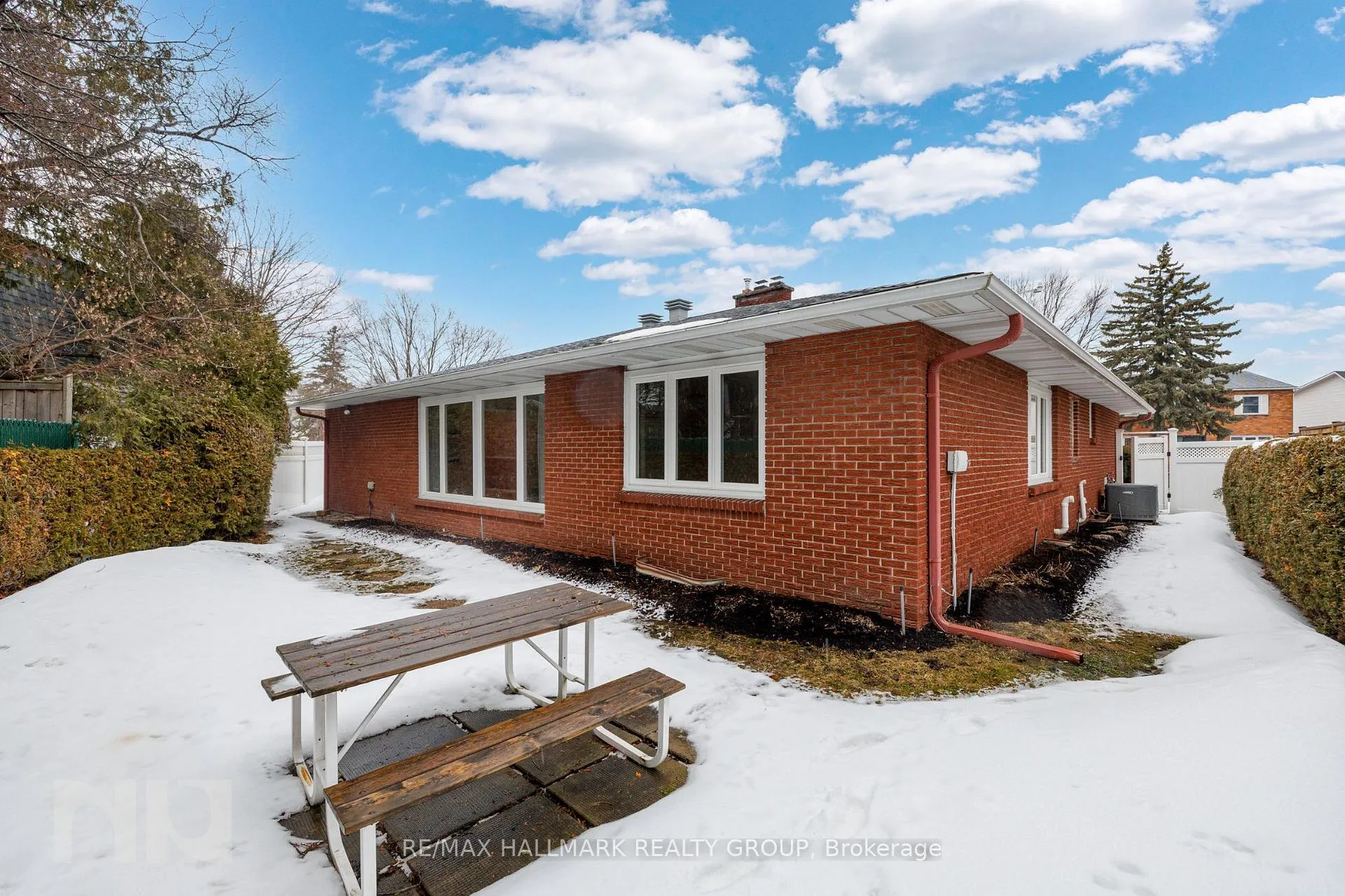 Photo 48 of 2014 Delmar Drive, Ottawa, Playfair Park — HOMEH