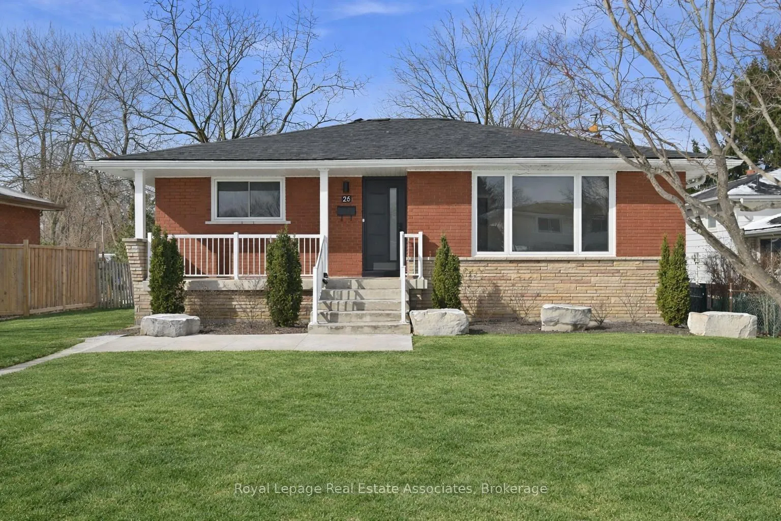 Photo 1 of 26 Geneva Drive, Hamilton, Buchanan — HOMEH