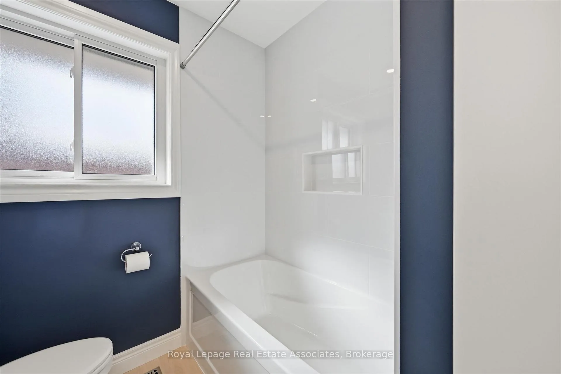 Photo 20 of 26 Geneva Drive, Hamilton, Buchanan — HOMEH