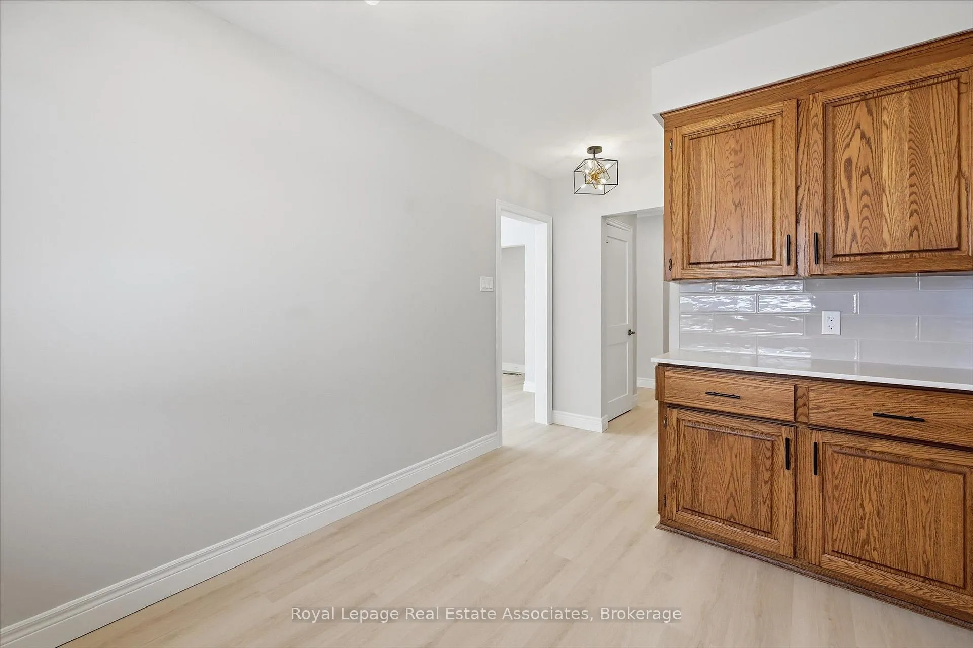 Photo 22 of 26 Geneva Drive, Hamilton, Buchanan — HOMEH