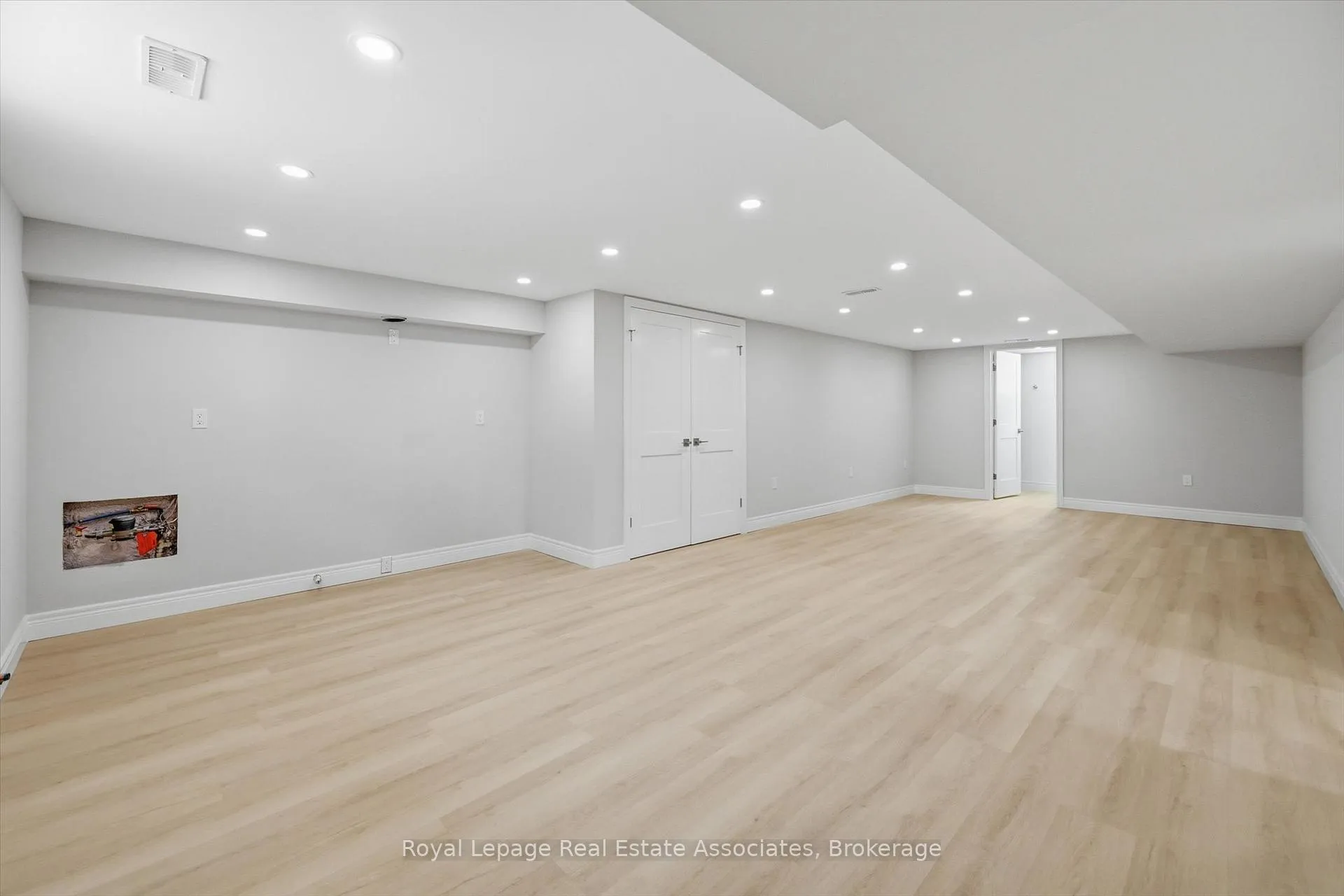 Photo 35 of 26 Geneva Drive, Hamilton, Buchanan — HOMEH