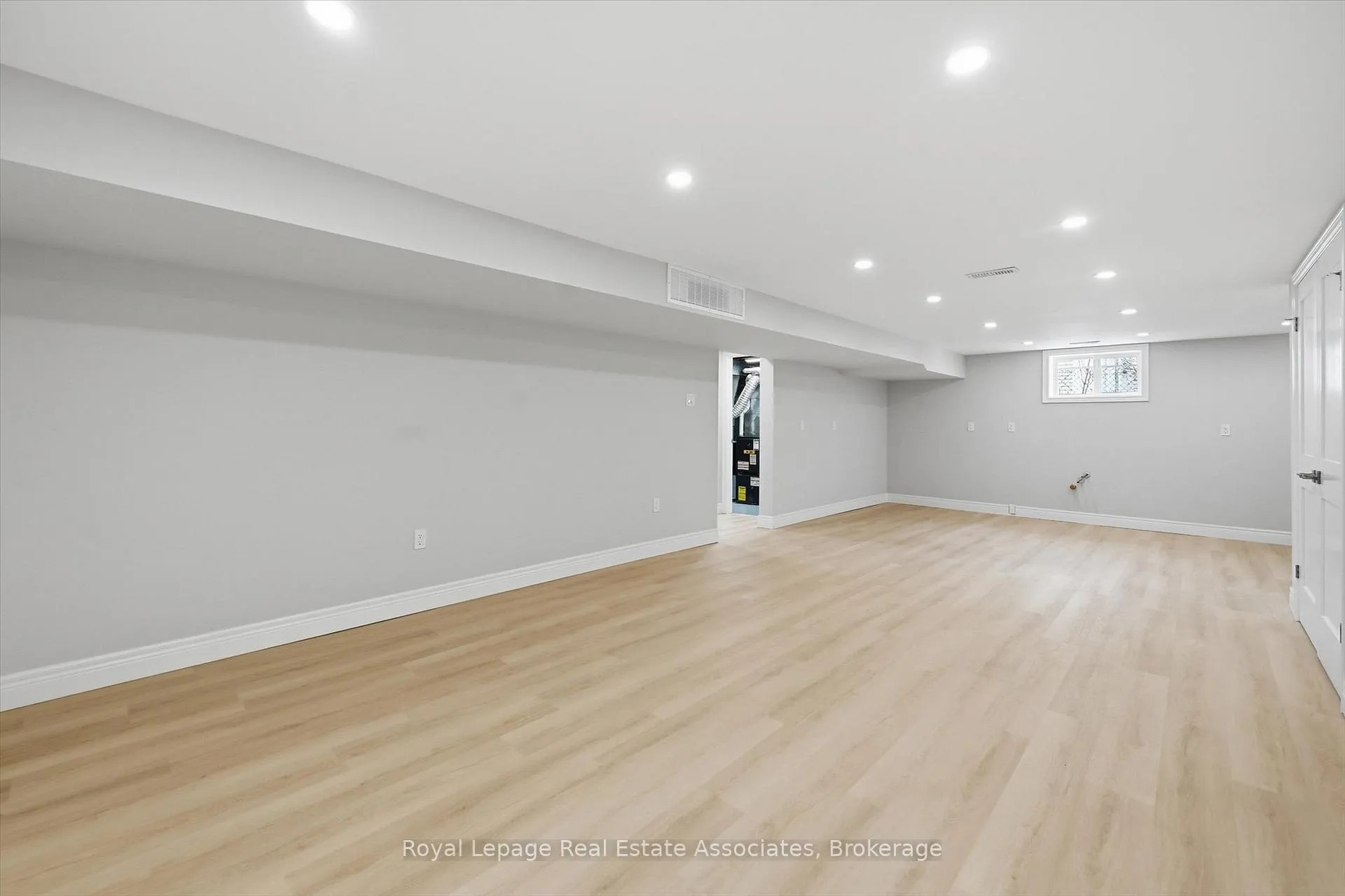 Photo 37 of 26 Geneva Drive, Hamilton, Buchanan — HOMEH