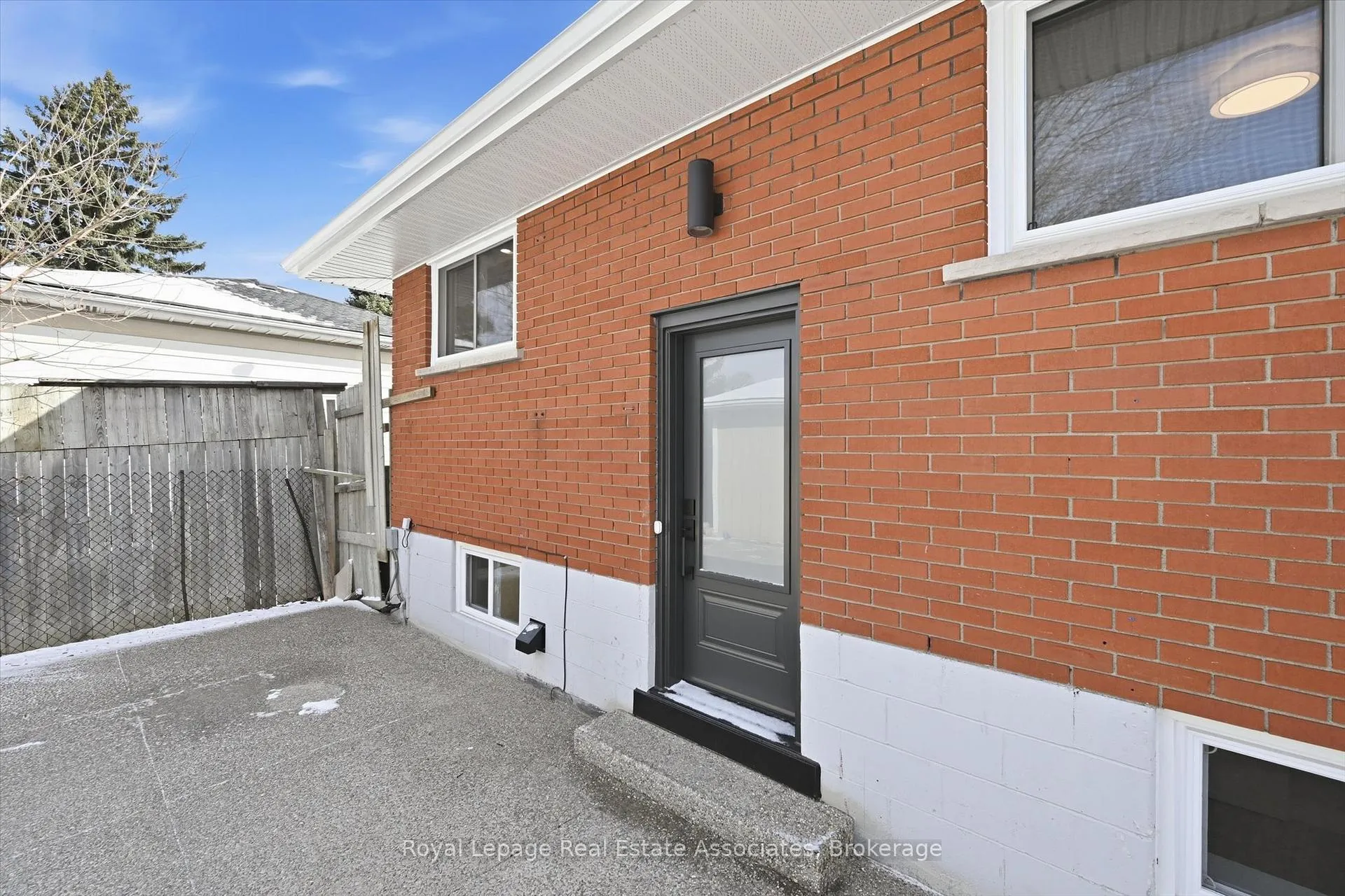 Photo 42 of 26 Geneva Drive, Hamilton, Buchanan — HOMEH