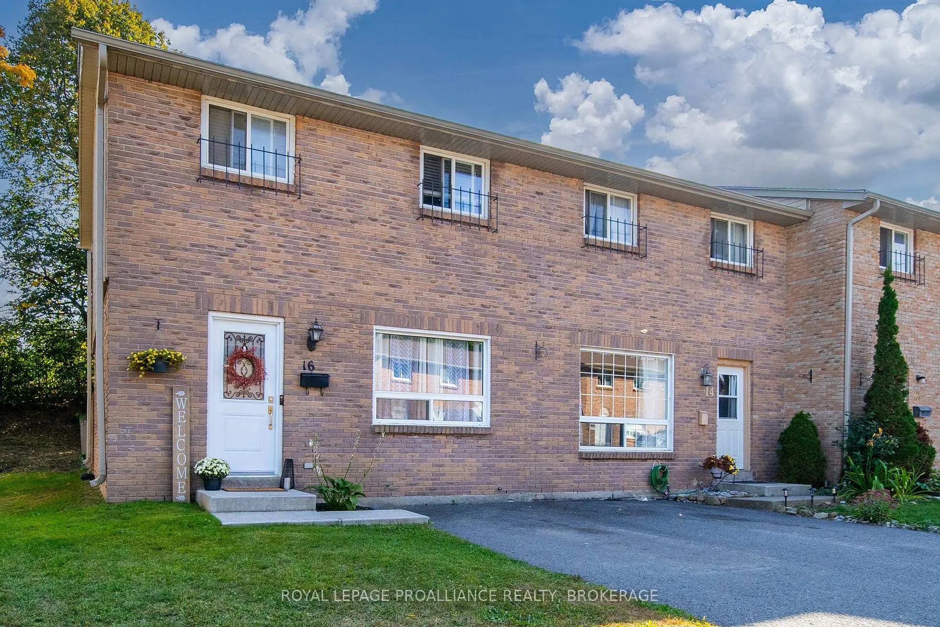 Photo 3 of 16 Rosemund Crescent, Kingston, West of Sir John A. Blvd — HOMEH
