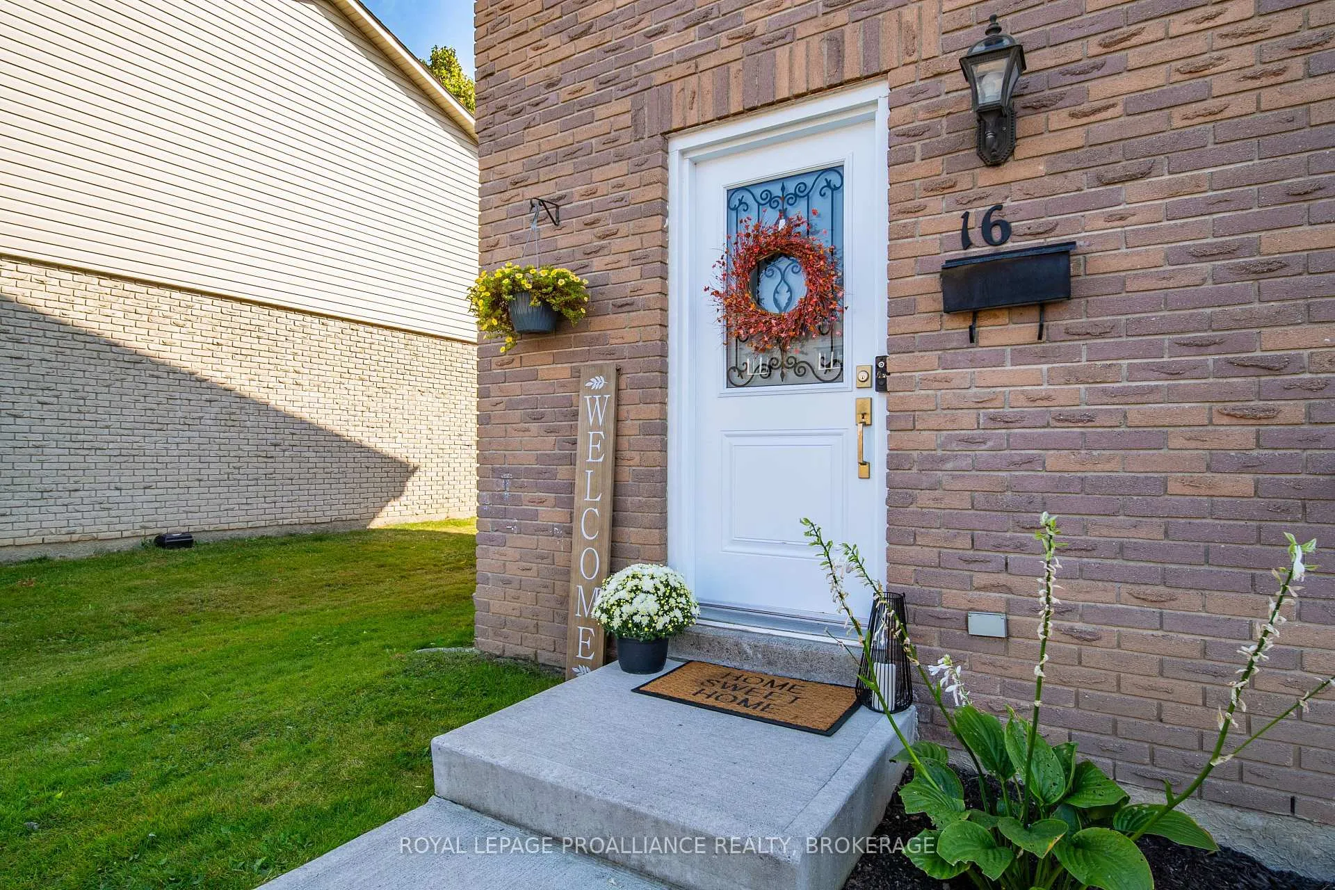 Photo 5 of 16 Rosemund Crescent, Kingston, West of Sir John A. Blvd — HOMEH