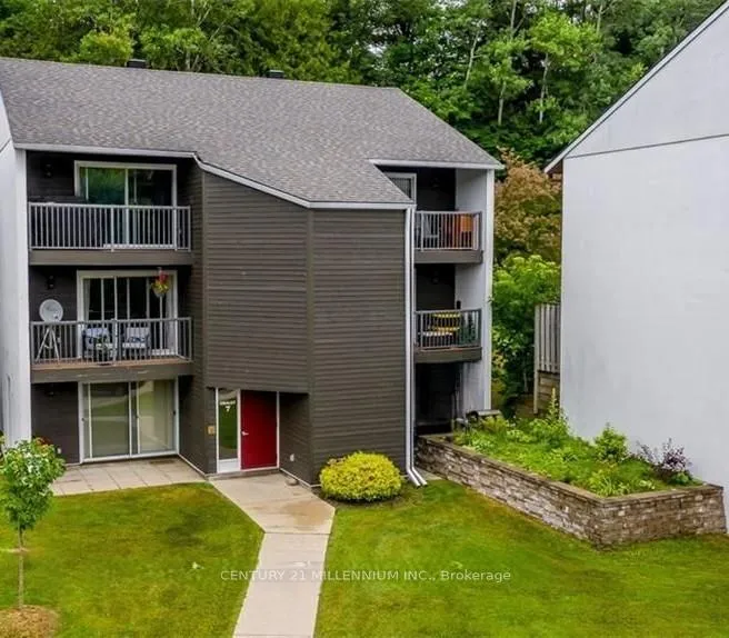 Front of Unit 114, 1102 Horseshoe Valley Road W