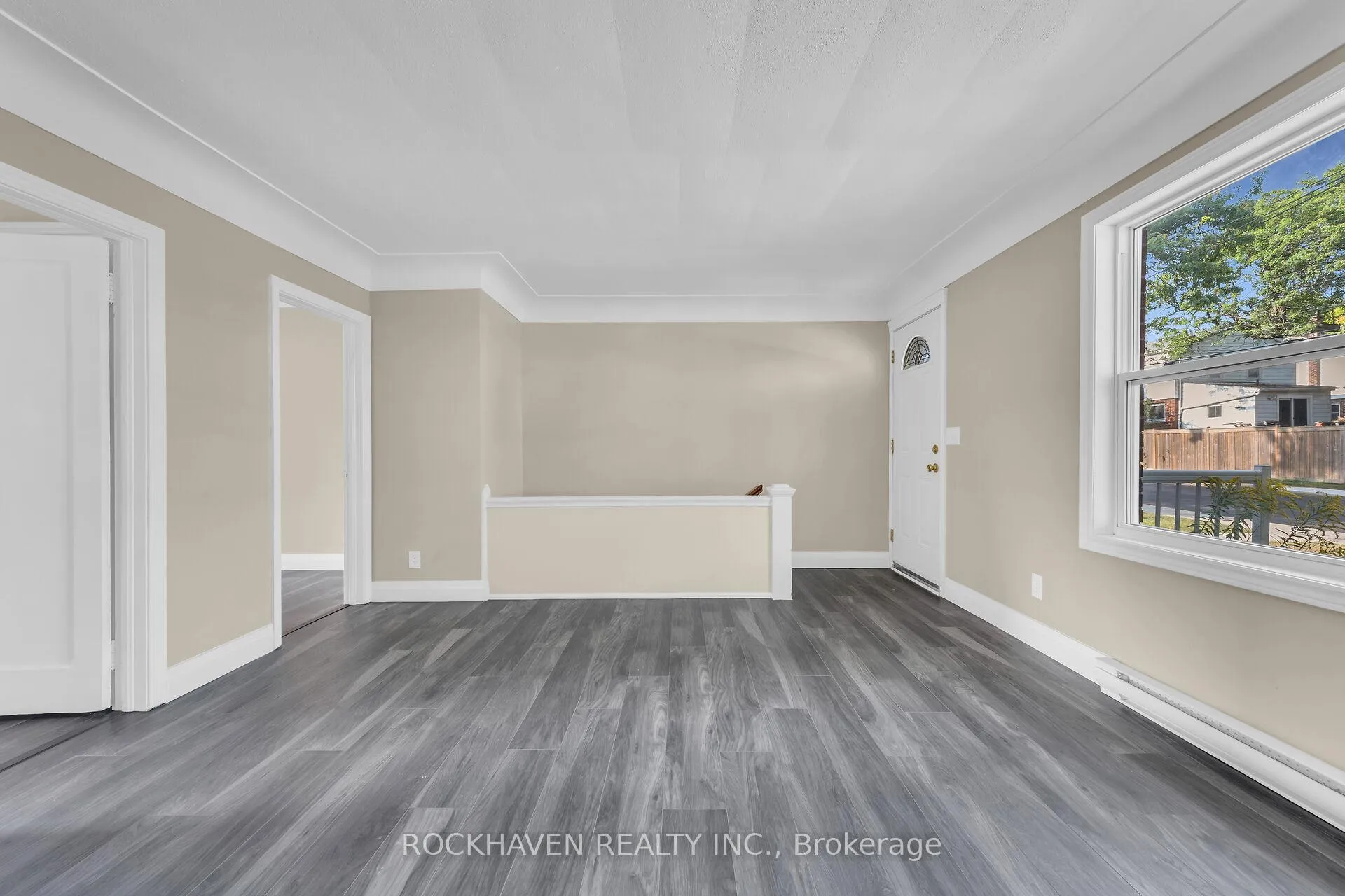 Photo 5 of 36 Macklin Street N, Hamilton, Westdale — HOMEH