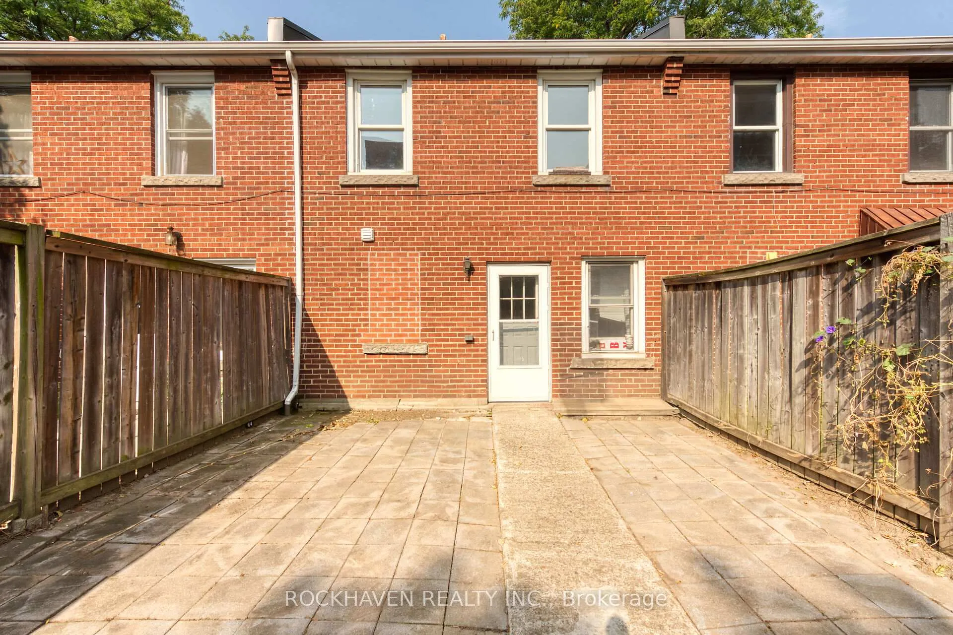Photo 21 of 36 Macklin Street N, Hamilton, Westdale — HOMEH