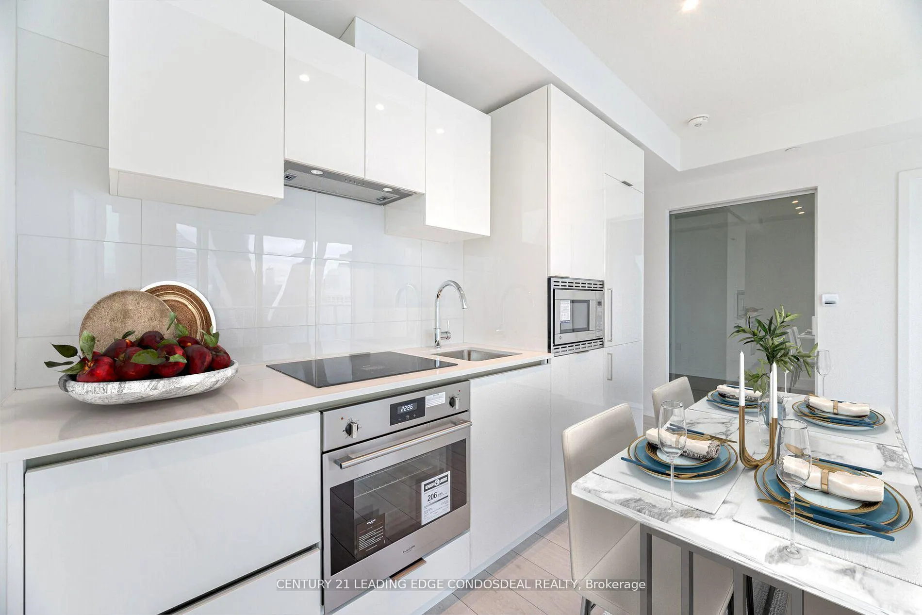 Photo 7 of Unit 2518, 230 Simcoe Street, Toronto, Kensington-Chinatown — HOMEH