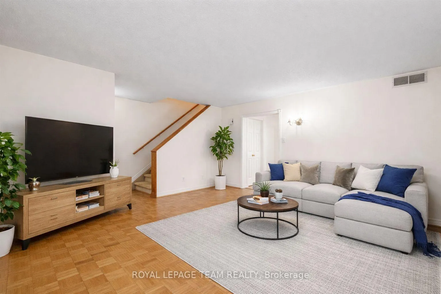 Photo 4 of 52 Rowan Drive, South Dundas, Morrisburg — HOMEH