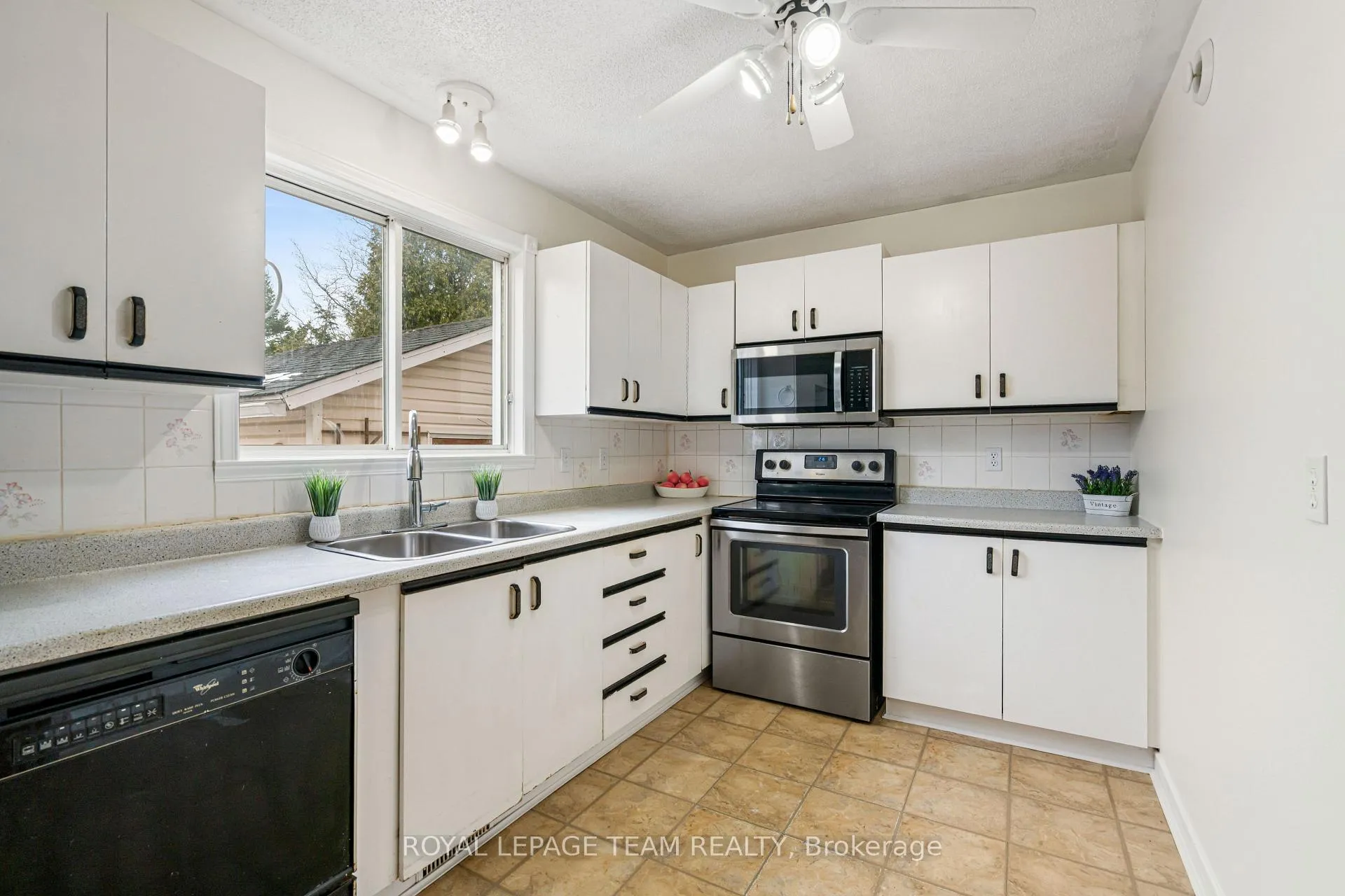 Photo 13 of 52 Rowan Drive, South Dundas, Morrisburg — HOMEH
