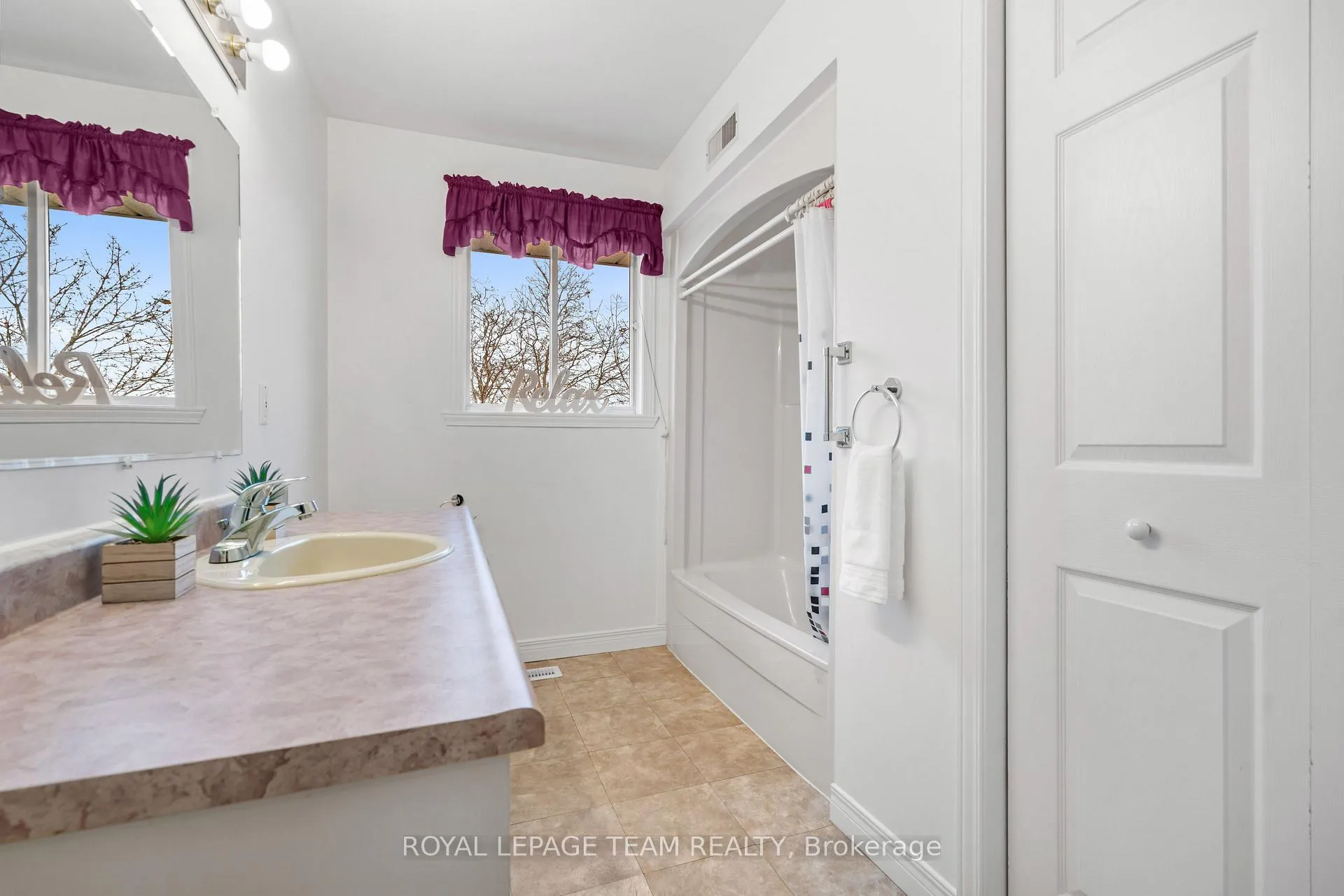 Photo 17 of 52 Rowan Drive, South Dundas, Morrisburg — HOMEH